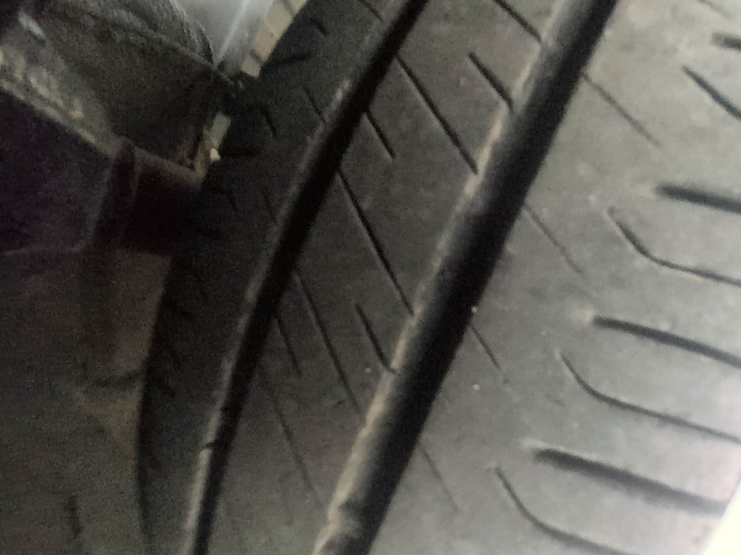 Used 2015 Hyundai Eon Magna + Petrol Manual tyres RIGHT FRONT TYRE TREAD VIEW