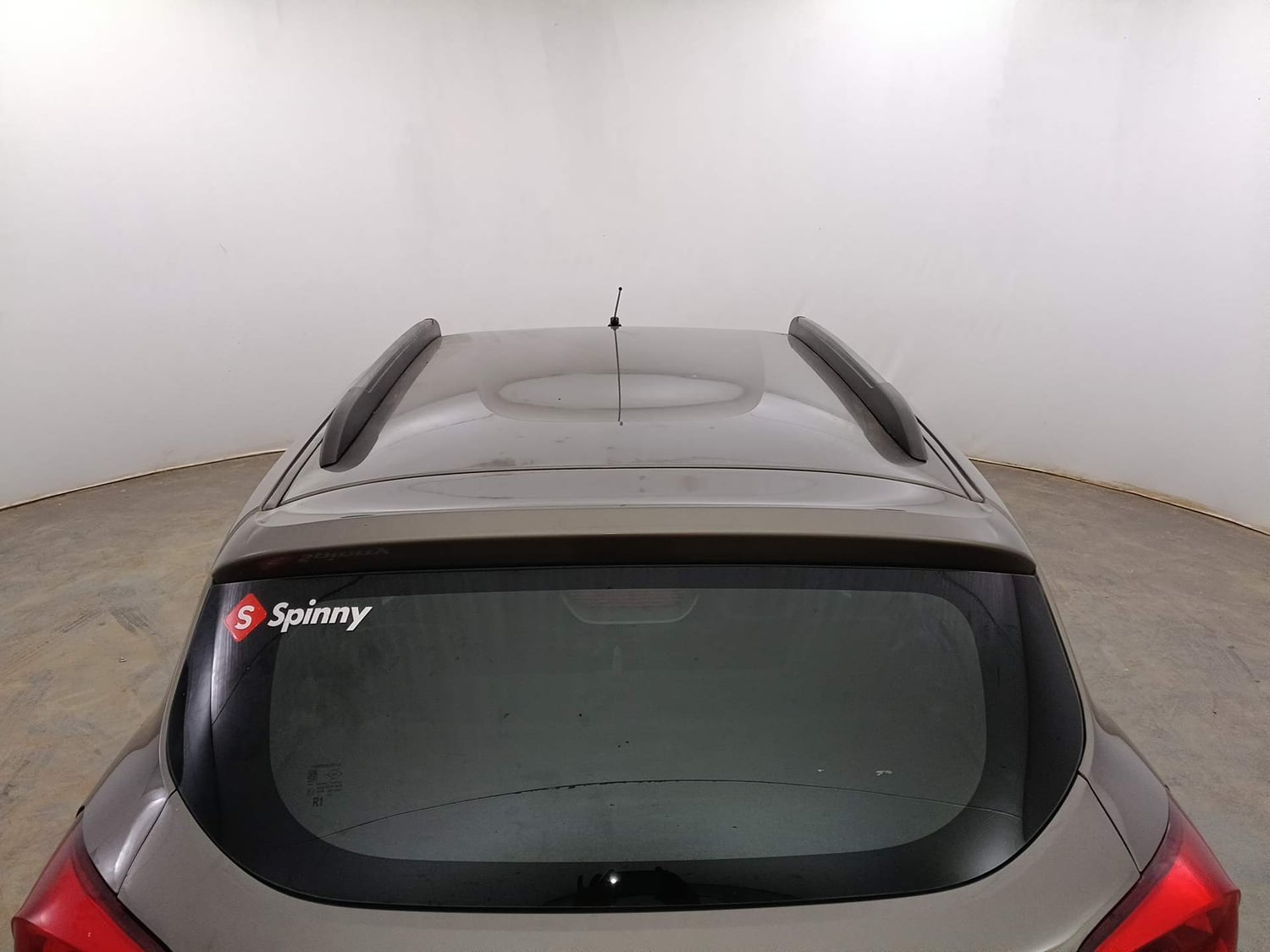 Used 2016 Renault Kwid RXT Petrol Manual exterior EXTERIOR ROOF VIEW