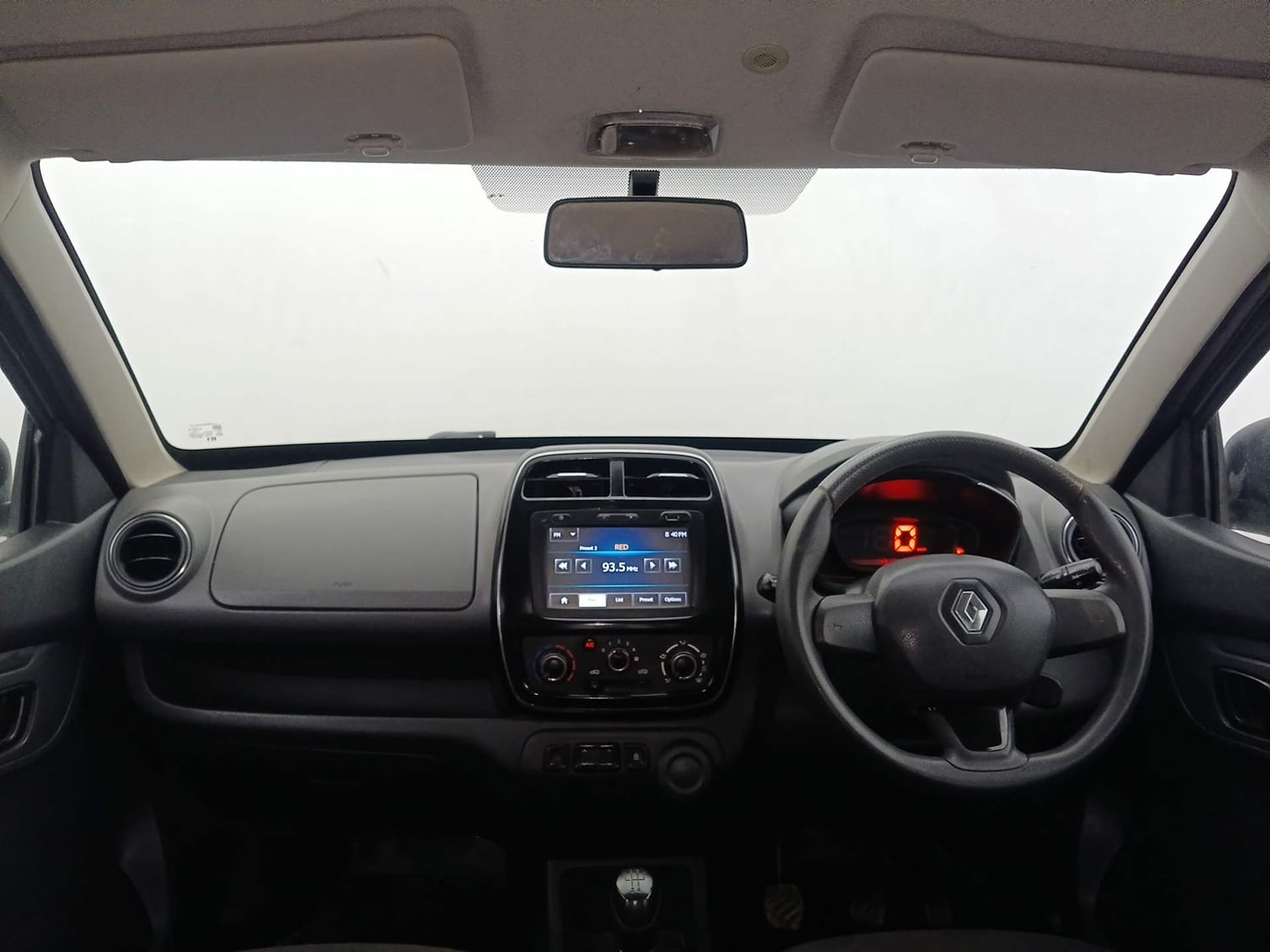 Used 2016 Renault Kwid RXT Petrol Manual interior DASHBOARD VIEW