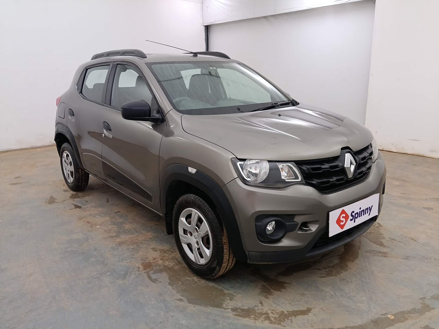 Used 2016 Renault Kwid RXT Petrol Manual exterior RIGHT FRONT CORNER VIEW