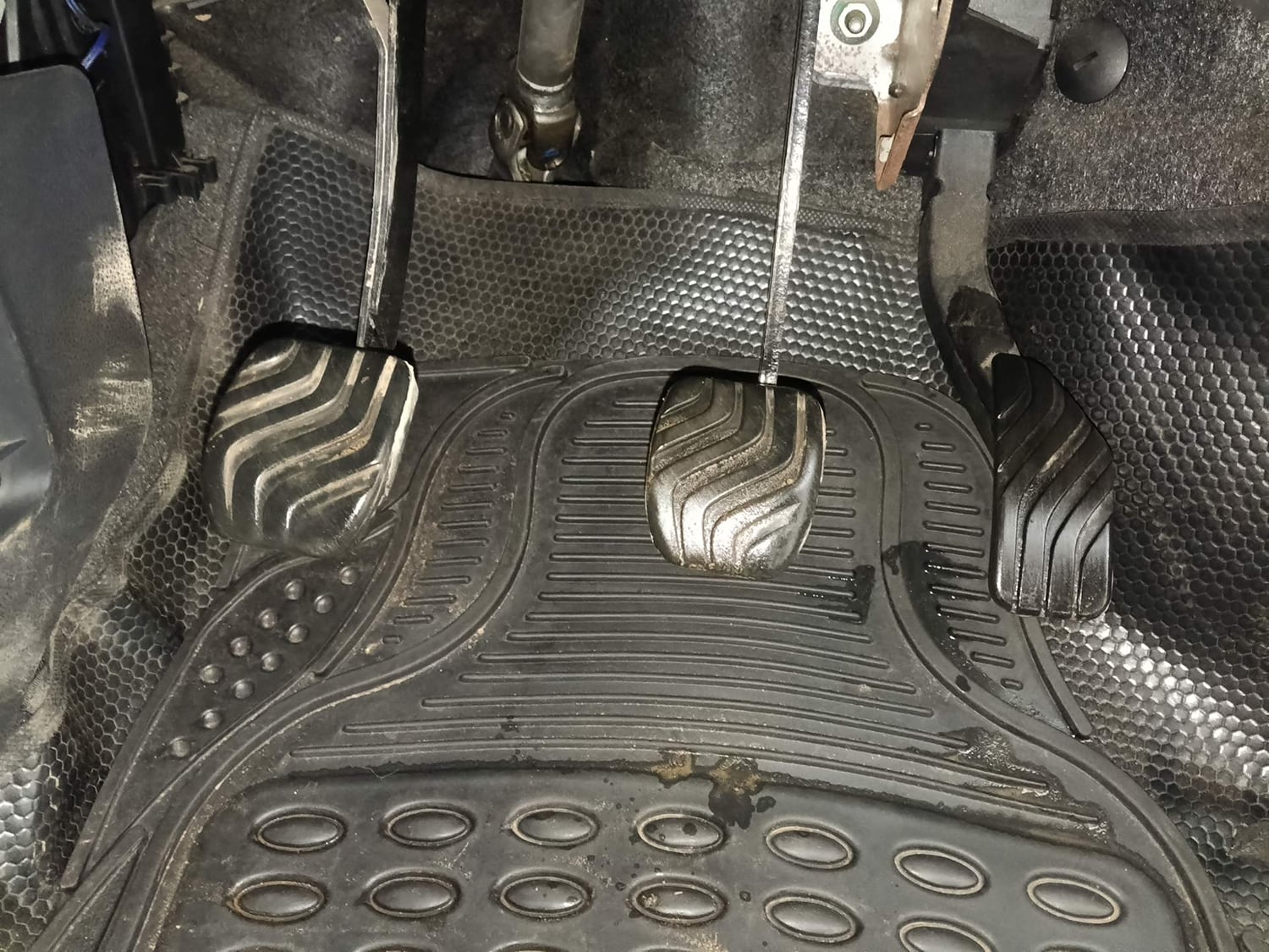 Used 2016 Renault Kwid RXT Petrol Manual interior PEDALS VIEW