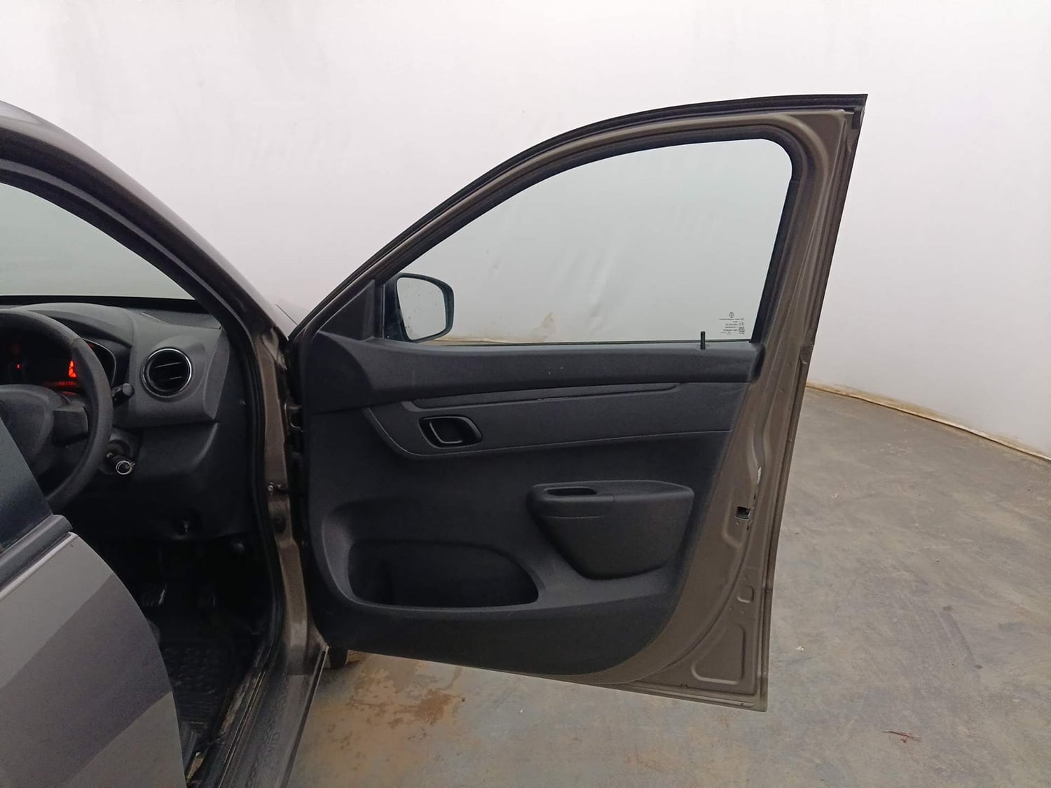 Used 2016 Renault Kwid RXT Petrol Manual interior RIGHT FRONT DOOR OPEN VIEW