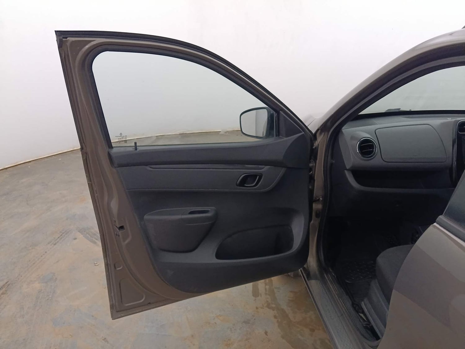 Used 2016 Renault Kwid RXT Petrol Manual interior LEFT FRONT DOOR OPEN VIEW