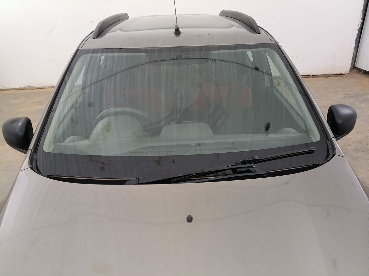 Used 2016 Renault Kwid RXT Petrol Manual exterior FRONT WINDSHIELD VIEW