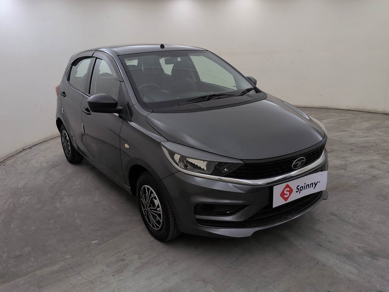 Used 2024 Tata Tiago XE Petrol Manual exterior RIGHT FRONT CORNER VIEW