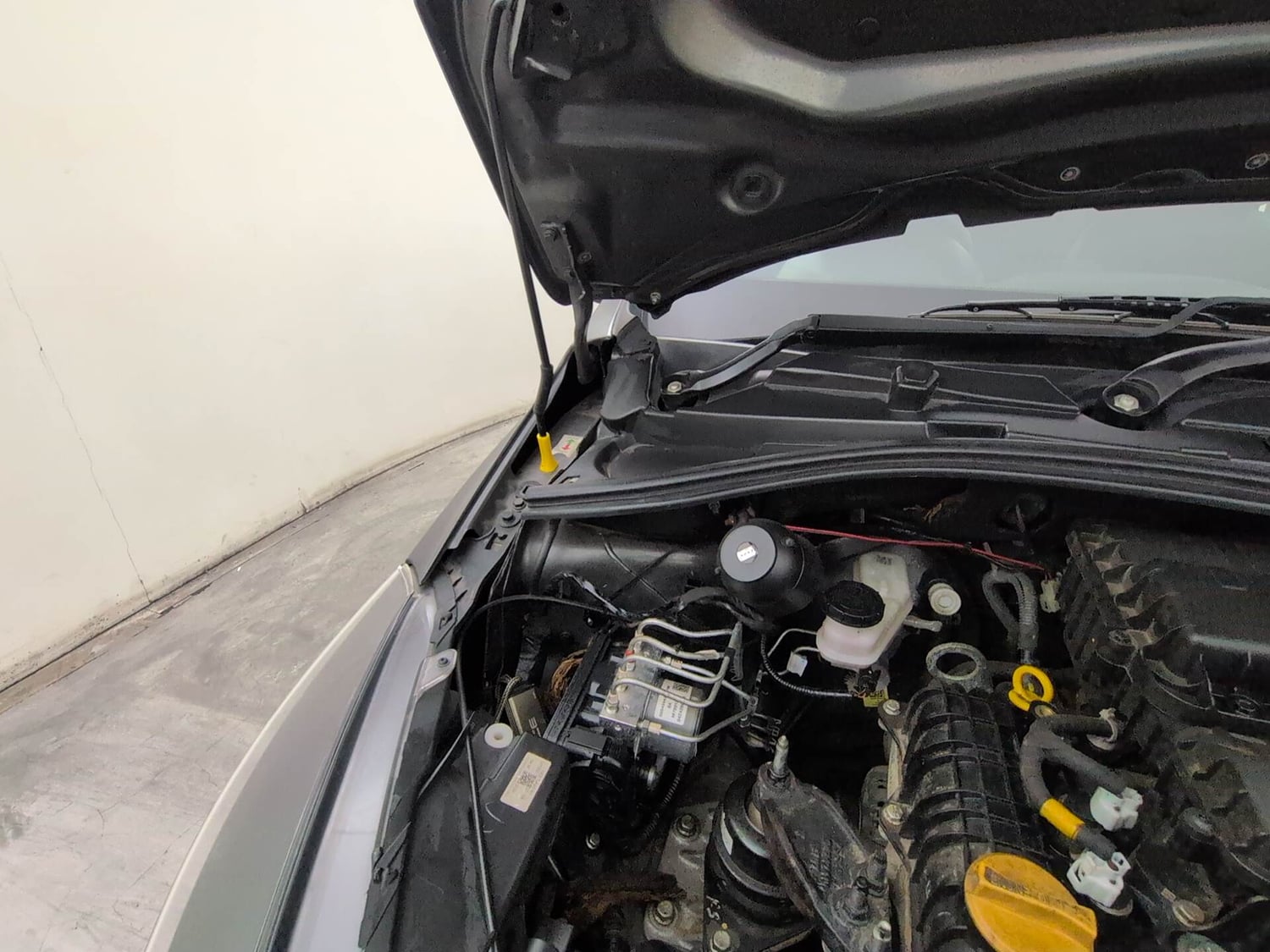 Used 2024 Tata Tiago XE Petrol Manual engine ENGINE RIGHT SIDE HINGE & APRON VIEW