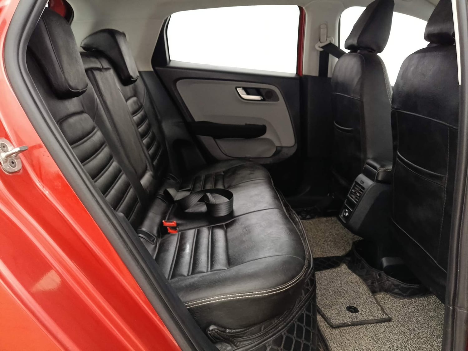 Used 2020 Tata Altroz XZ Petrol Petrol Manual interior RIGHT SIDE REAR DOOR CABIN VIEW