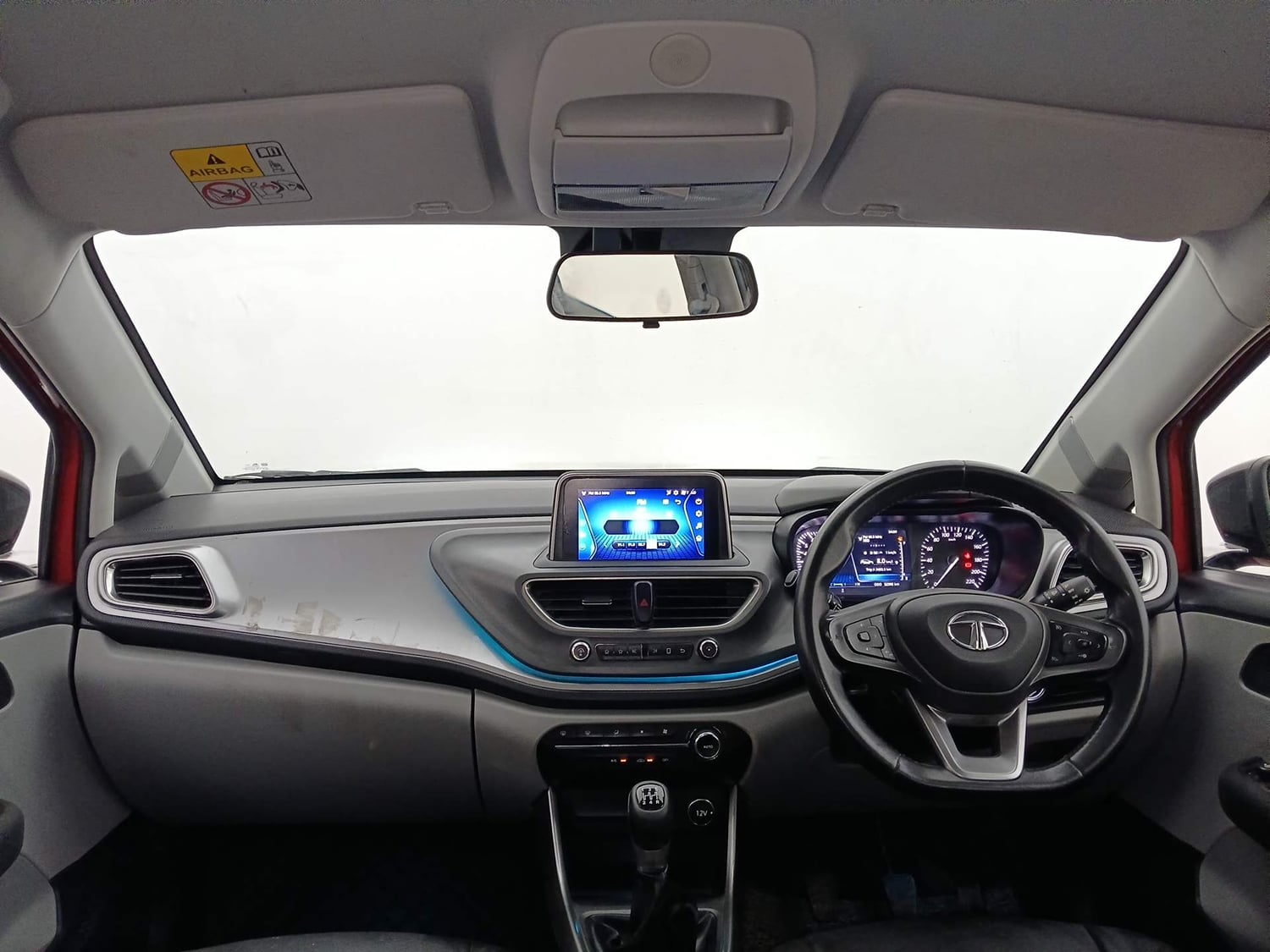 Used 2020 Tata Altroz XZ Petrol Petrol Manual interior DASHBOARD VIEW