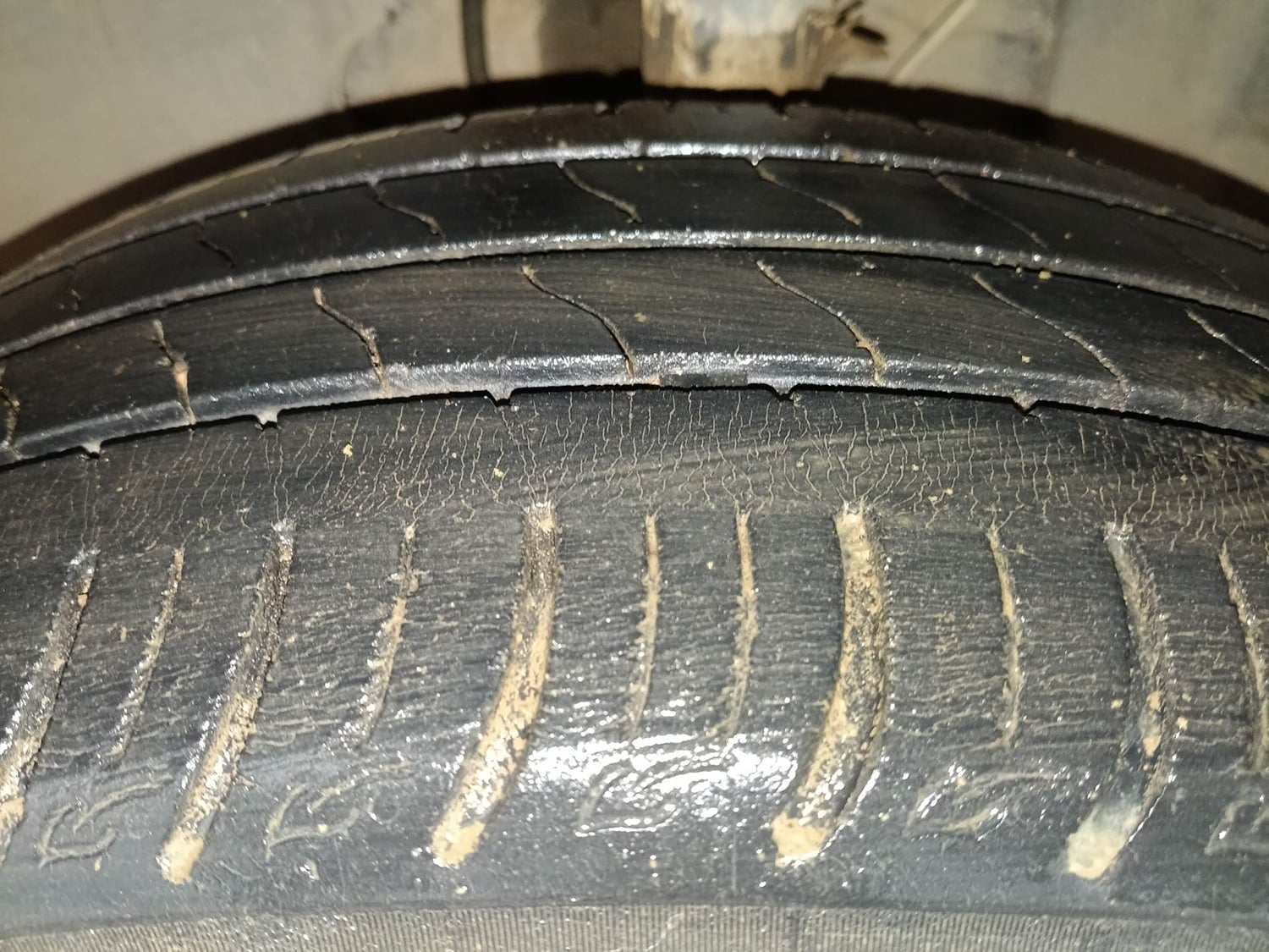 Used 2020 Tata Altroz XZ Petrol Petrol Manual tyres LEFT FRONT TYRE TREAD VIEW