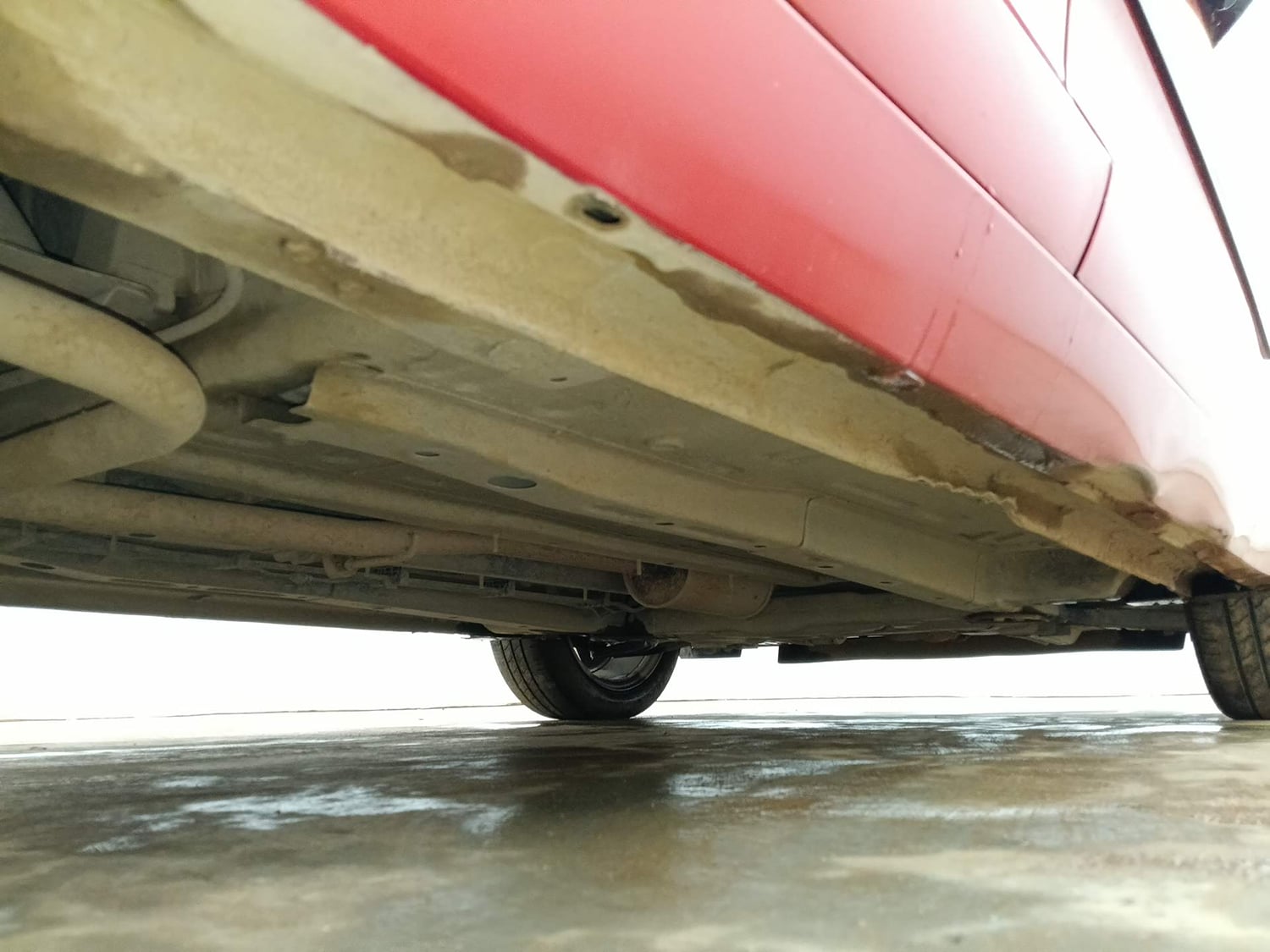 Used 2020 Tata Altroz XZ Petrol Petrol Manual extra REAR RIGHT UNDERBODY VIEW