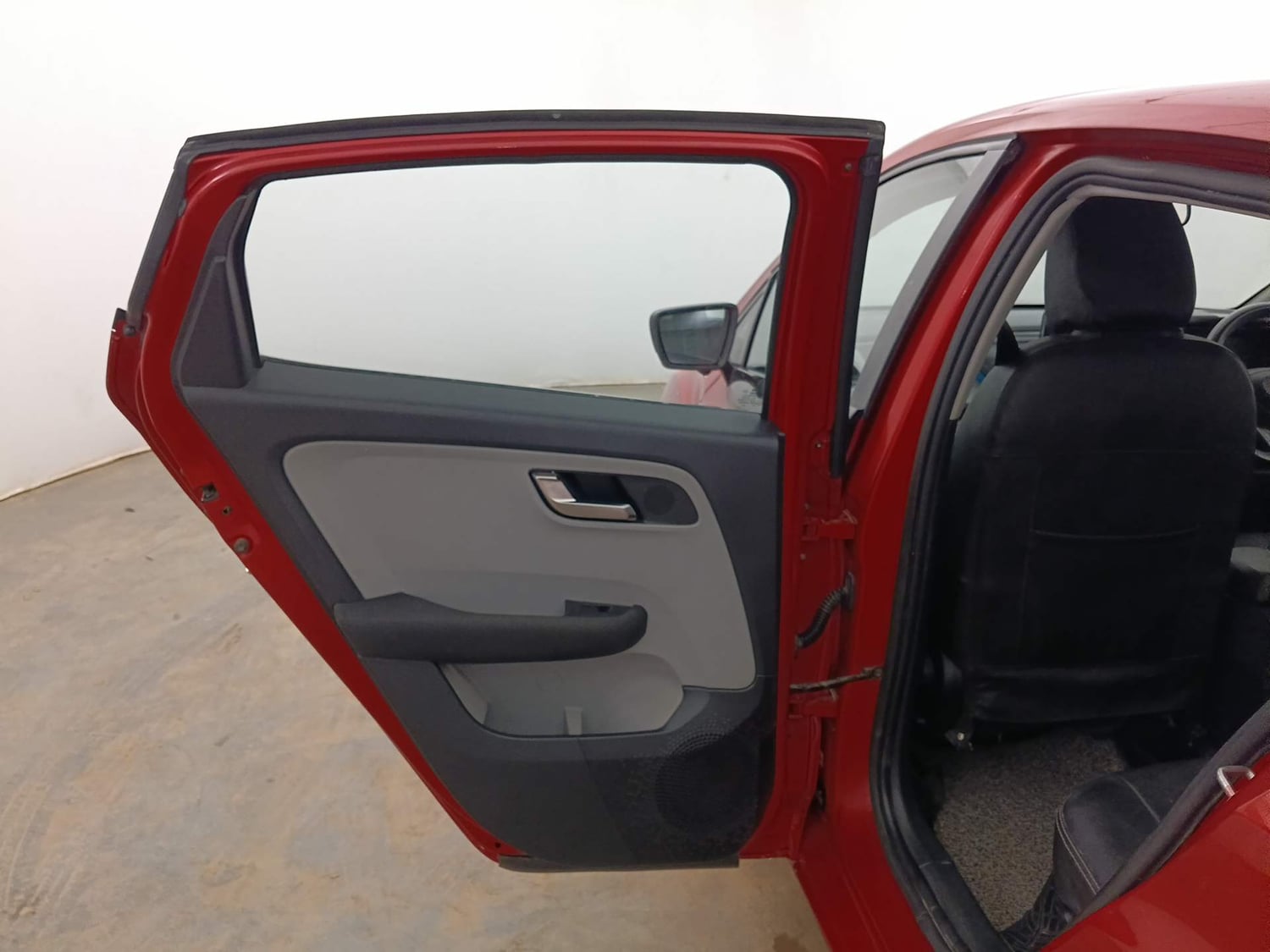 Used 2020 Tata Altroz XZ Petrol Petrol Manual interior LEFT REAR DOOR OPEN VIEW