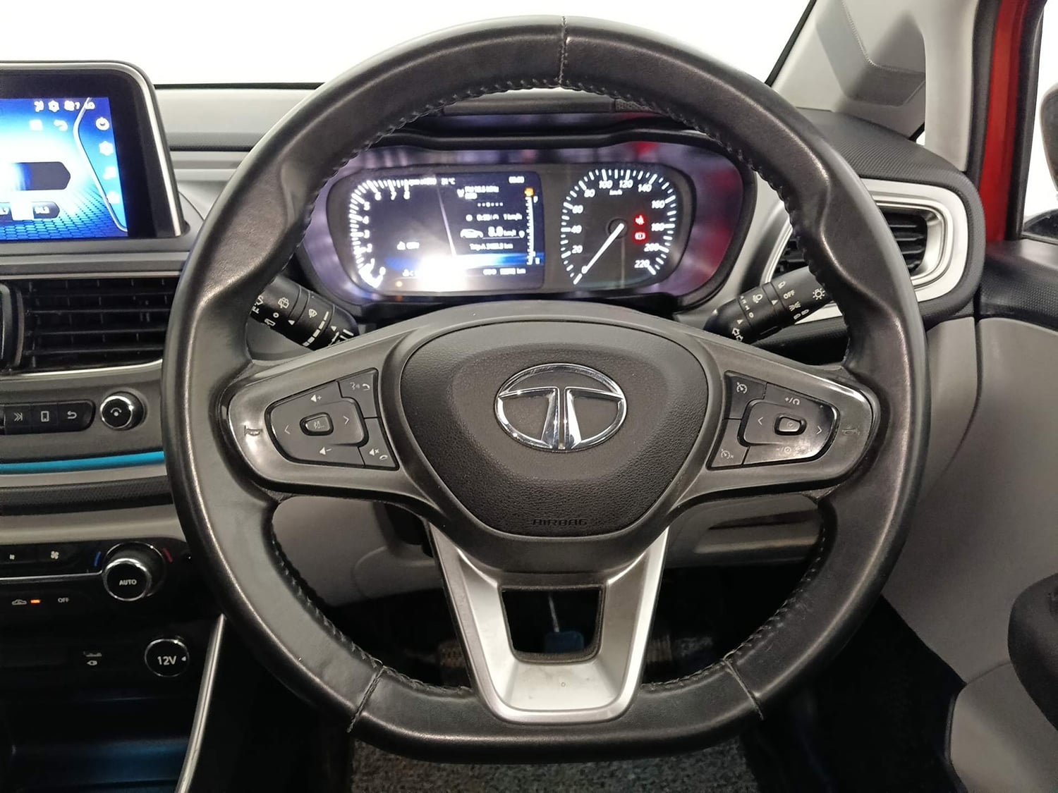 Used 2020 Tata Altroz XZ Petrol Petrol Manual interior STEERING VIEW