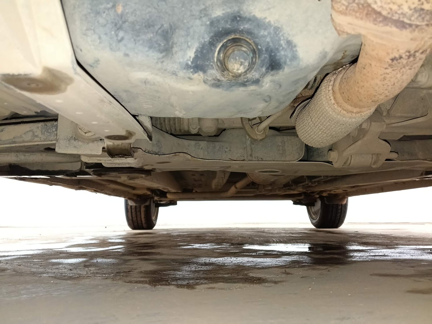 Used 2020 Tata Altroz XZ Petrol Petrol Manual extra FRONT LEFT UNDERBODY VIEW