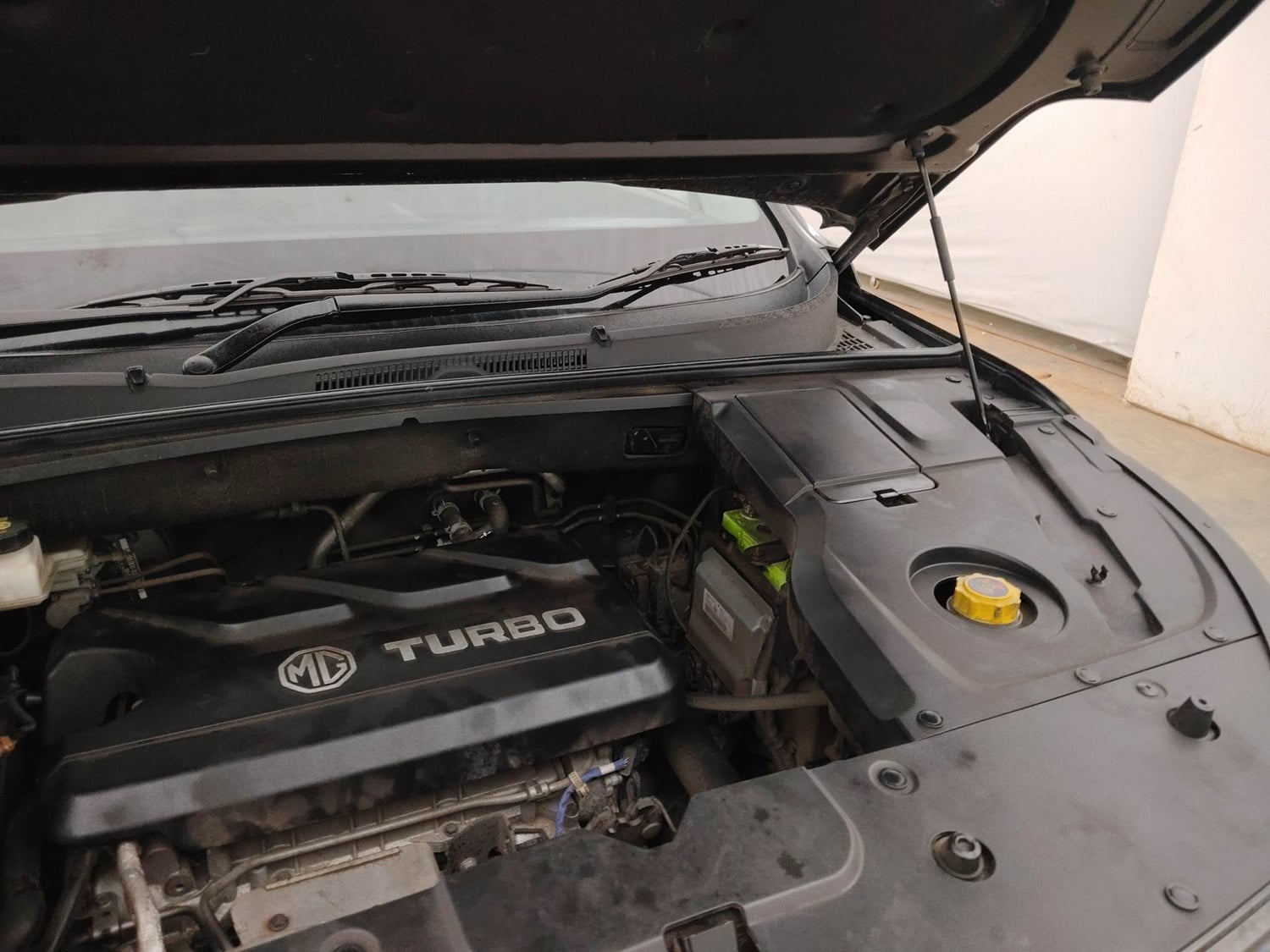 Used 2020 MG Motors Hector Sharp 1.5 DCT Petrol Petrol Automatic engine ENGINE LEFT SIDE VIEW