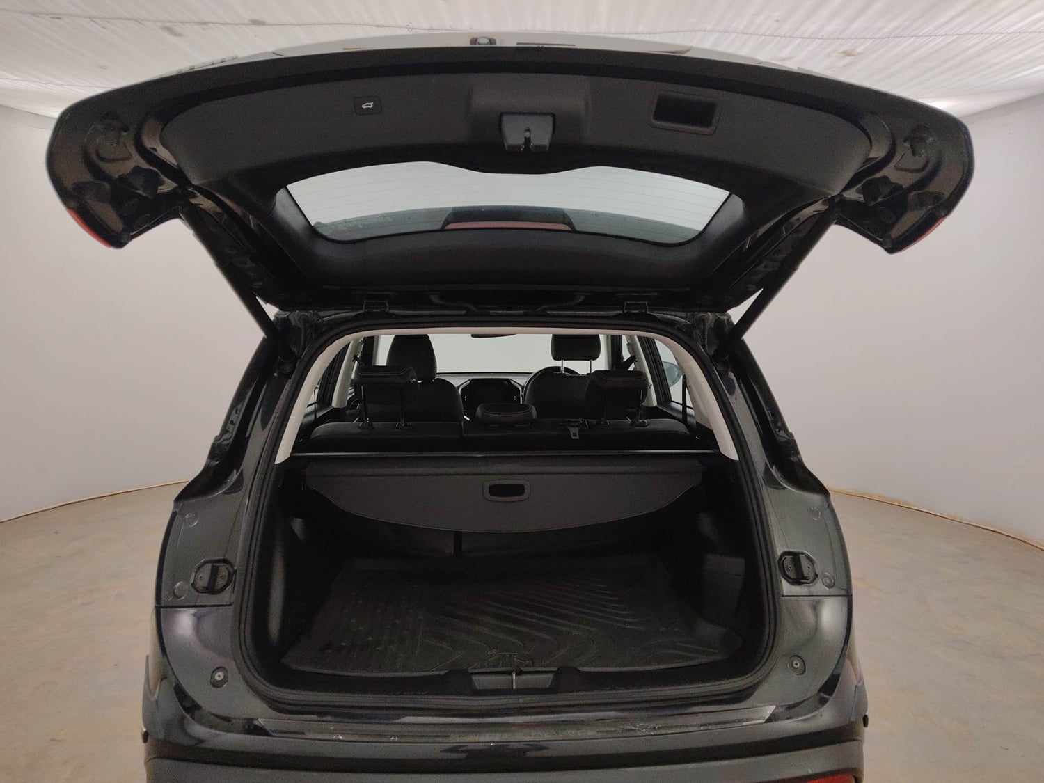 Used 2020 MG Motors Hector Sharp 1.5 DCT Petrol Petrol Automatic interior DICKY DOOR OPEN VIEW