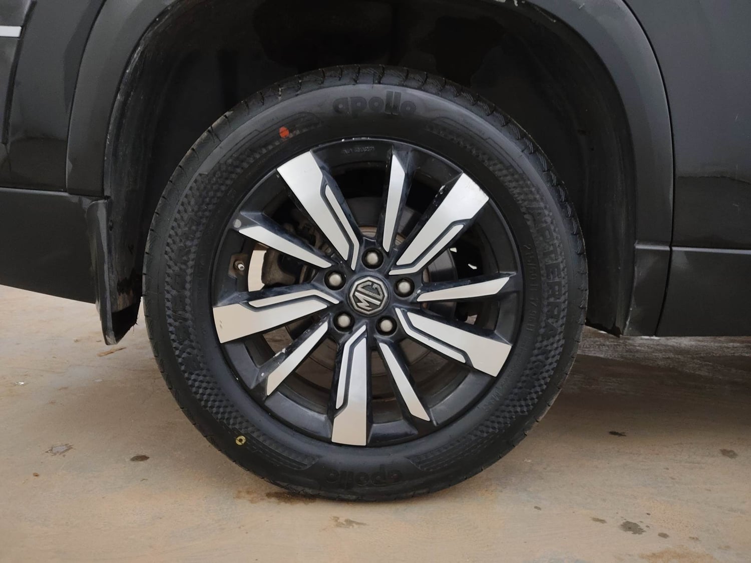 Used 2020 MG Motors Hector Sharp 1.5 DCT Petrol Petrol Automatic tyres RIGHT REAR TYRE RIM VIEW