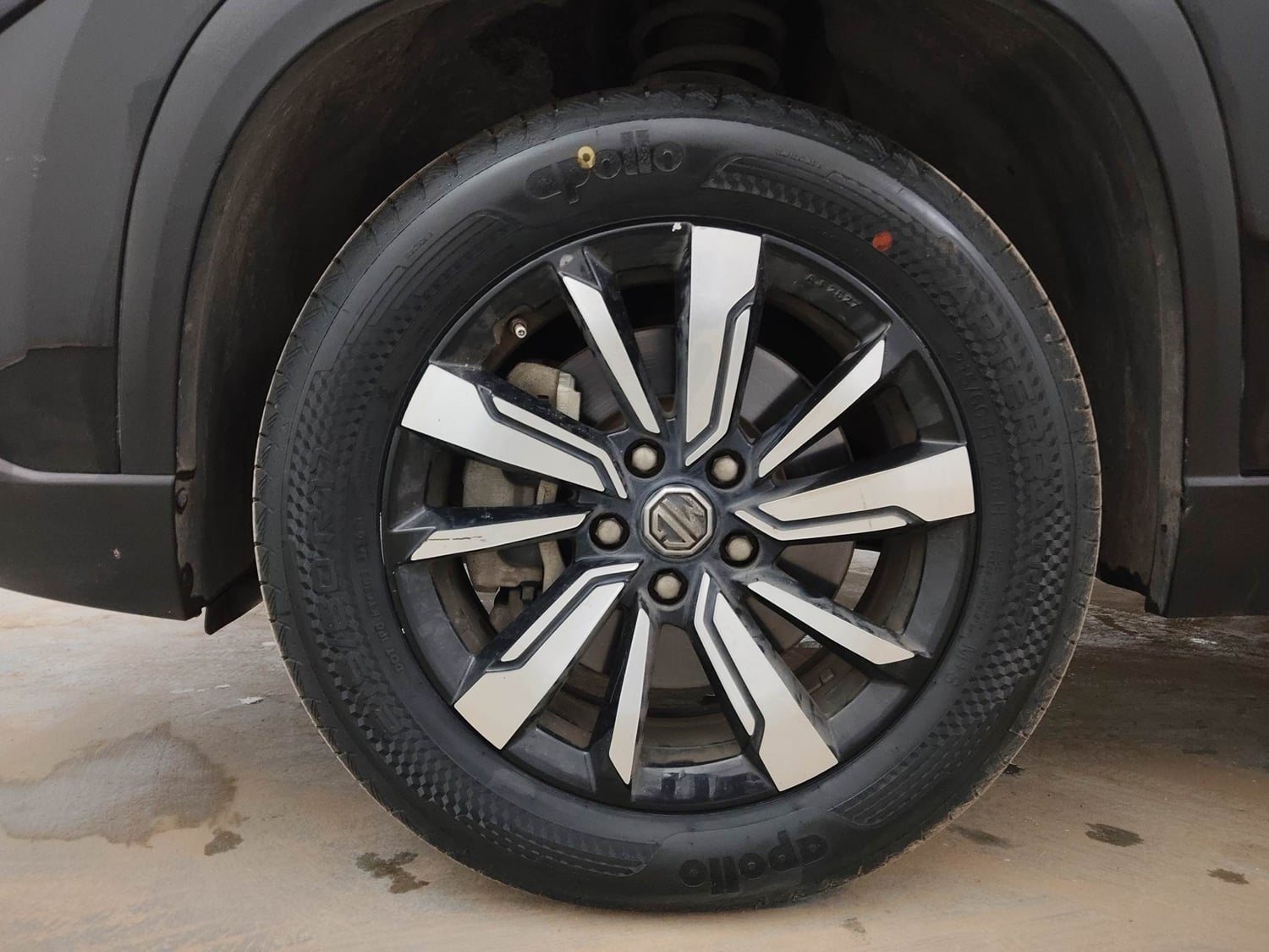 Used 2020 MG Motors Hector Sharp 1.5 DCT Petrol Petrol Automatic tyres LEFT FRONT TYRE RIM VIEW