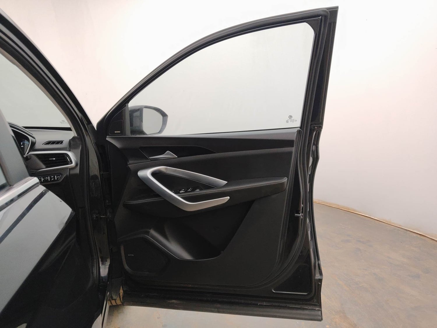 Used 2020 MG Motors Hector Sharp 1.5 DCT Petrol Petrol Automatic interior RIGHT FRONT DOOR OPEN VIEW