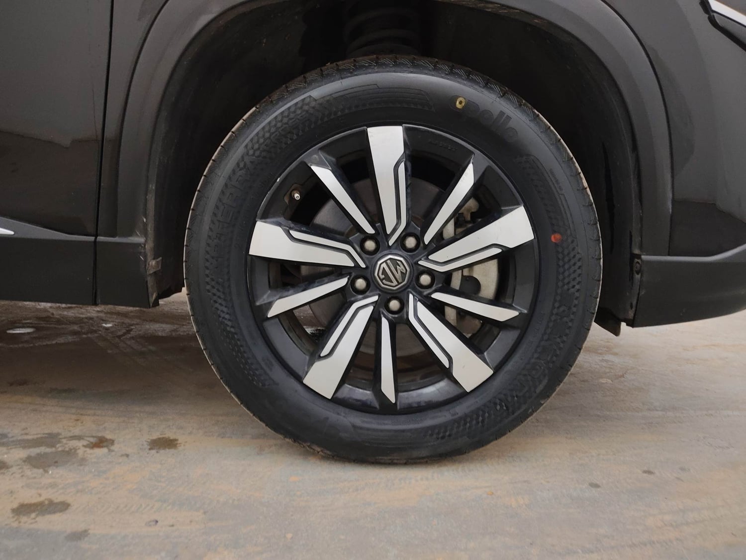 Used 2020 MG Motors Hector Sharp 1.5 DCT Petrol Petrol Automatic tyres RIGHT FRONT TYRE RIM VIEW
