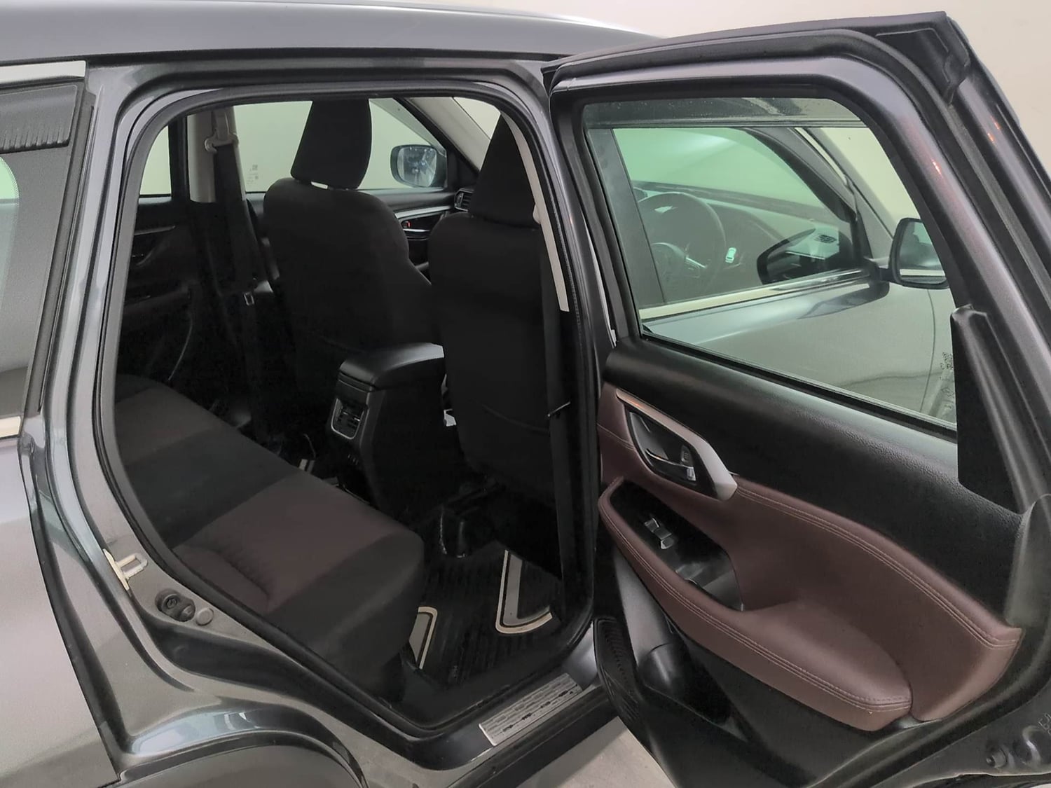 Used 2022 Maruti Suzuki Grand Vitara Zeta Smart Hybrid AT Petrol Automatic interior RIGHT SIDE REAR DOOR CABIN VIEW