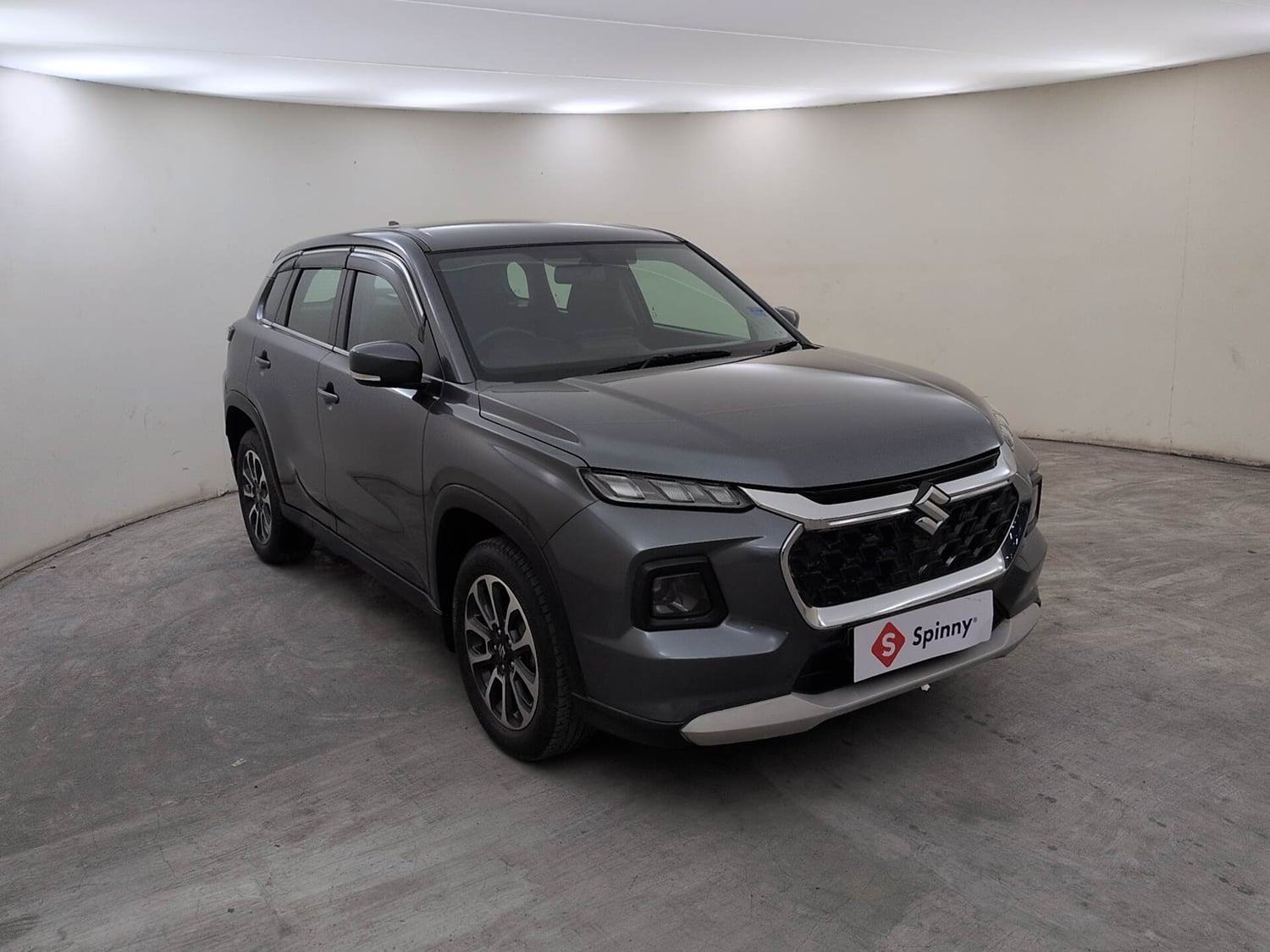 Used 2022 Maruti Suzuki Grand Vitara Zeta Smart Hybrid AT Petrol Automatic exterior RIGHT FRONT CORNER VIEW