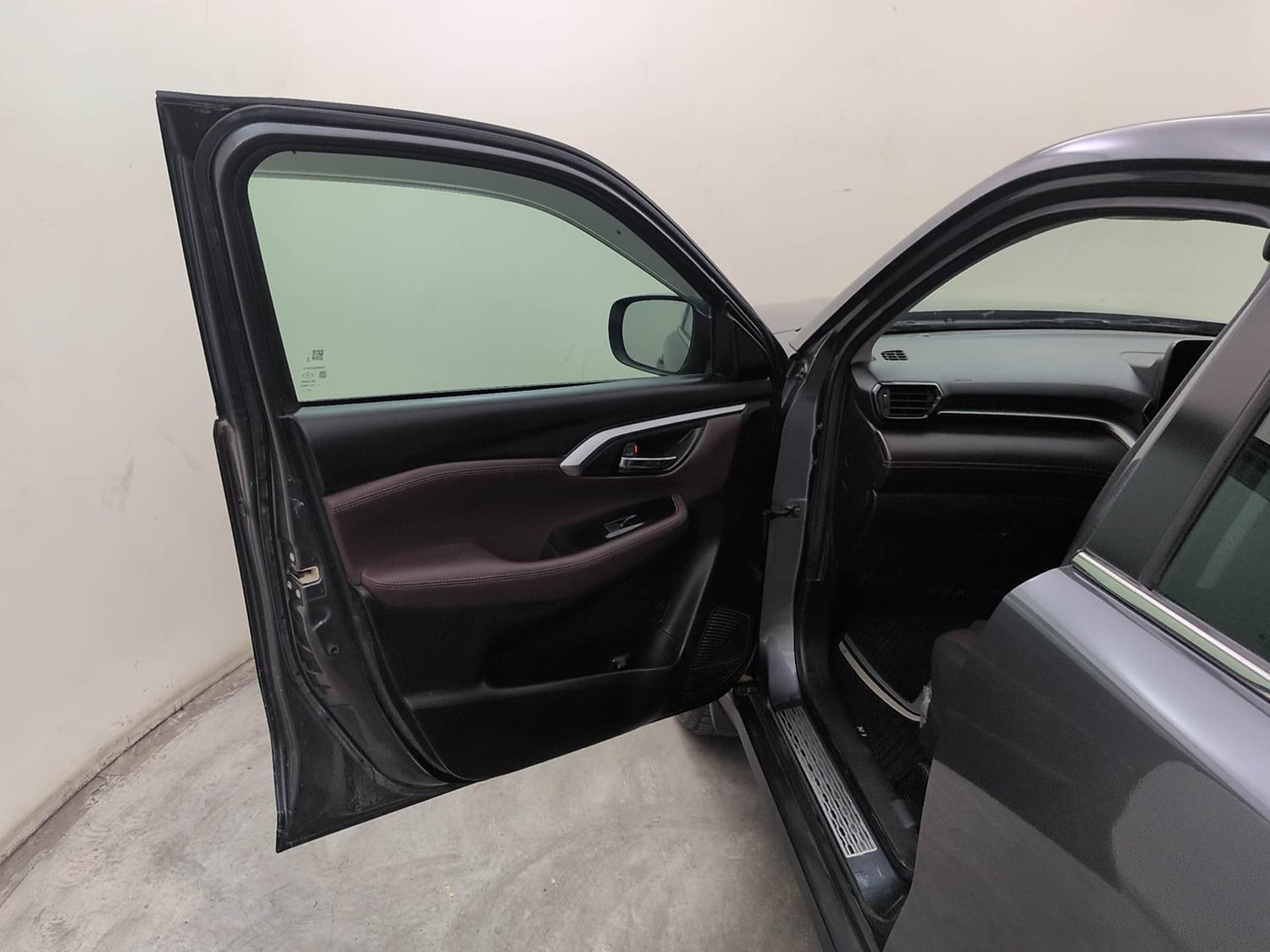 Used 2022 Maruti Suzuki Grand Vitara Zeta Smart Hybrid AT Petrol Automatic interior LEFT FRONT DOOR OPEN VIEW