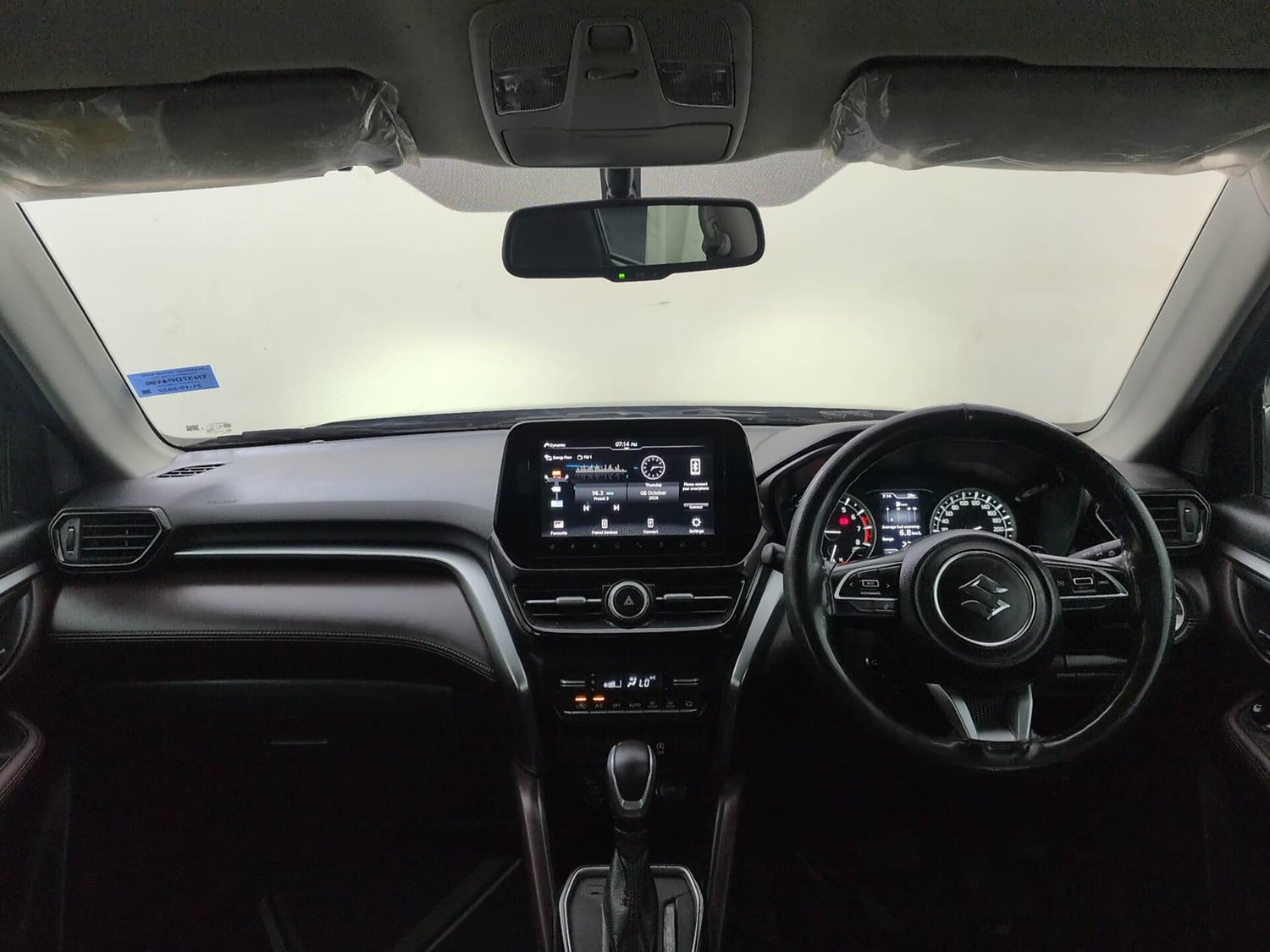 Used 2022 Maruti Suzuki Grand Vitara Zeta Smart Hybrid AT Petrol Automatic interior DASHBOARD VIEW
