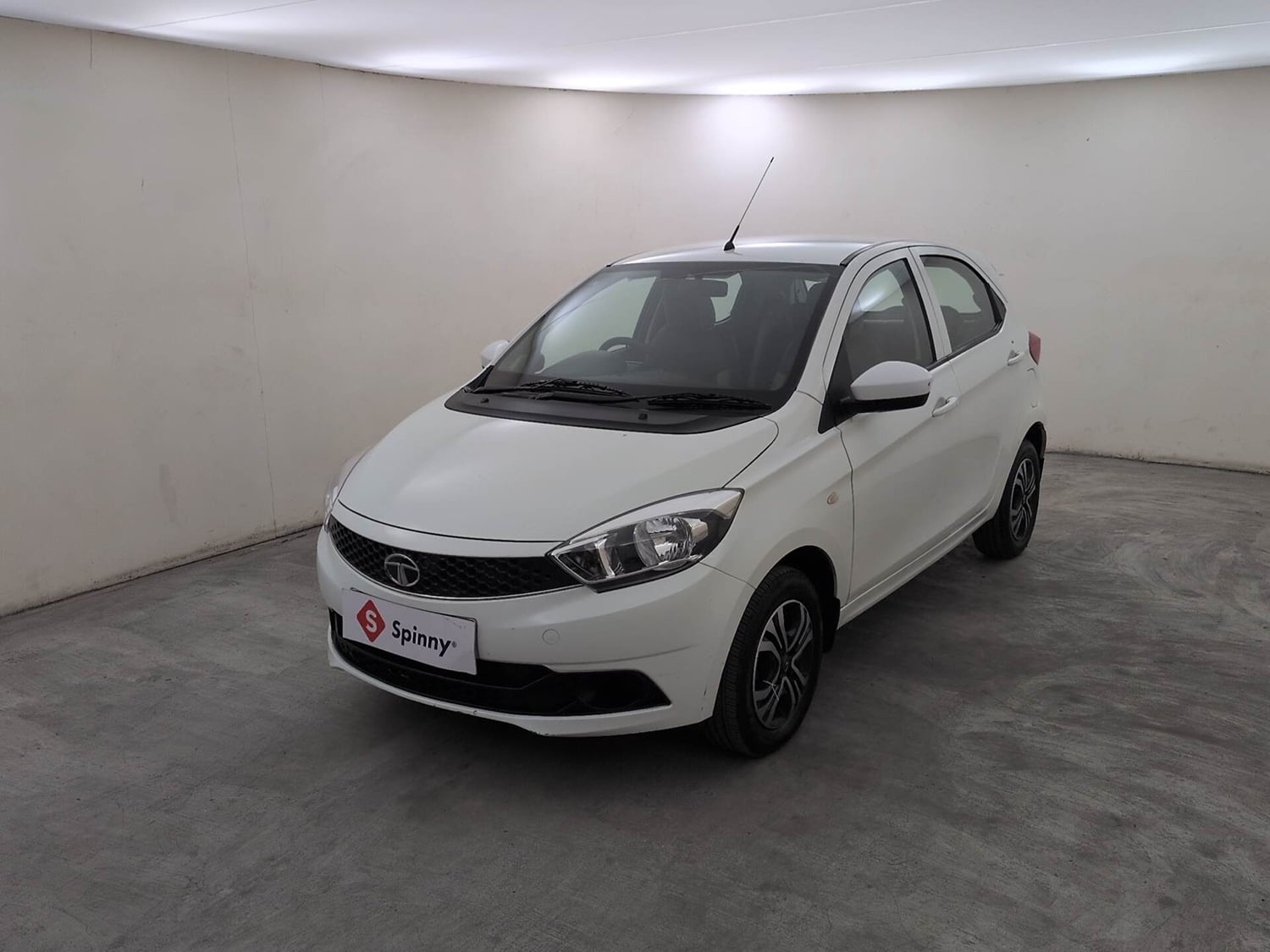 Used 2020 Tata Tiago Revotron XZA Petrol Automatic exterior LEFT FRONT CORNER VIEW