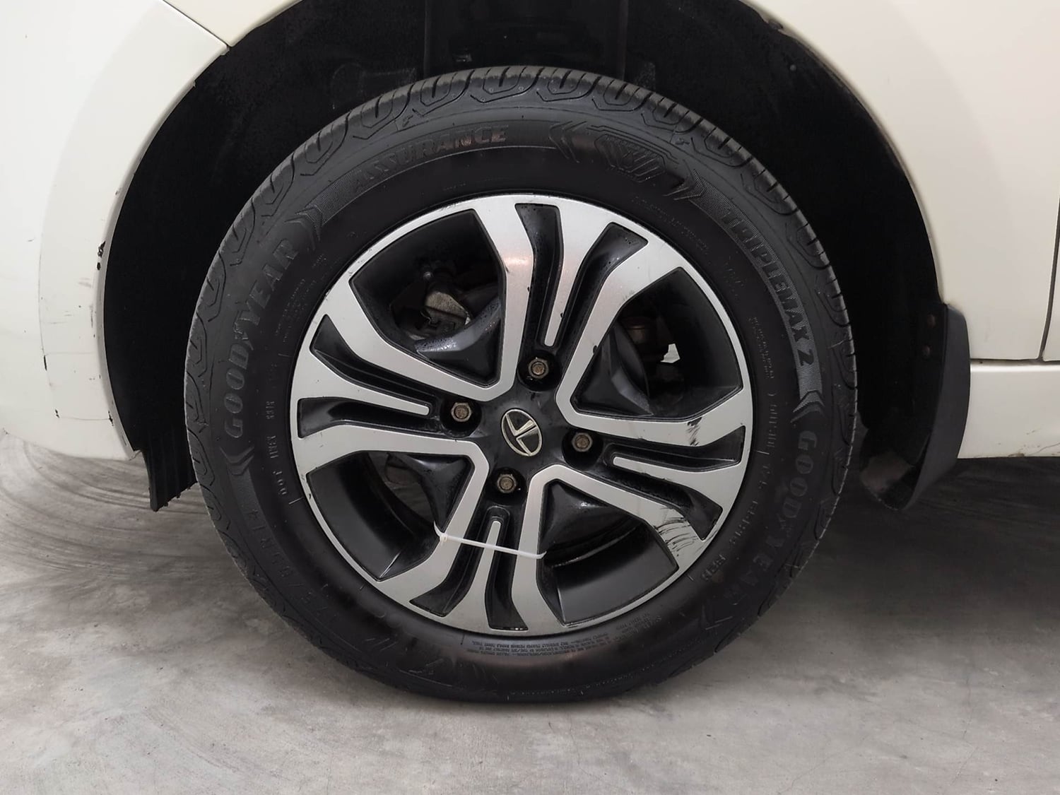 Used 2020 Tata Tiago Revotron XZA Petrol Automatic tyres LEFT FRONT TYRE RIM VIEW