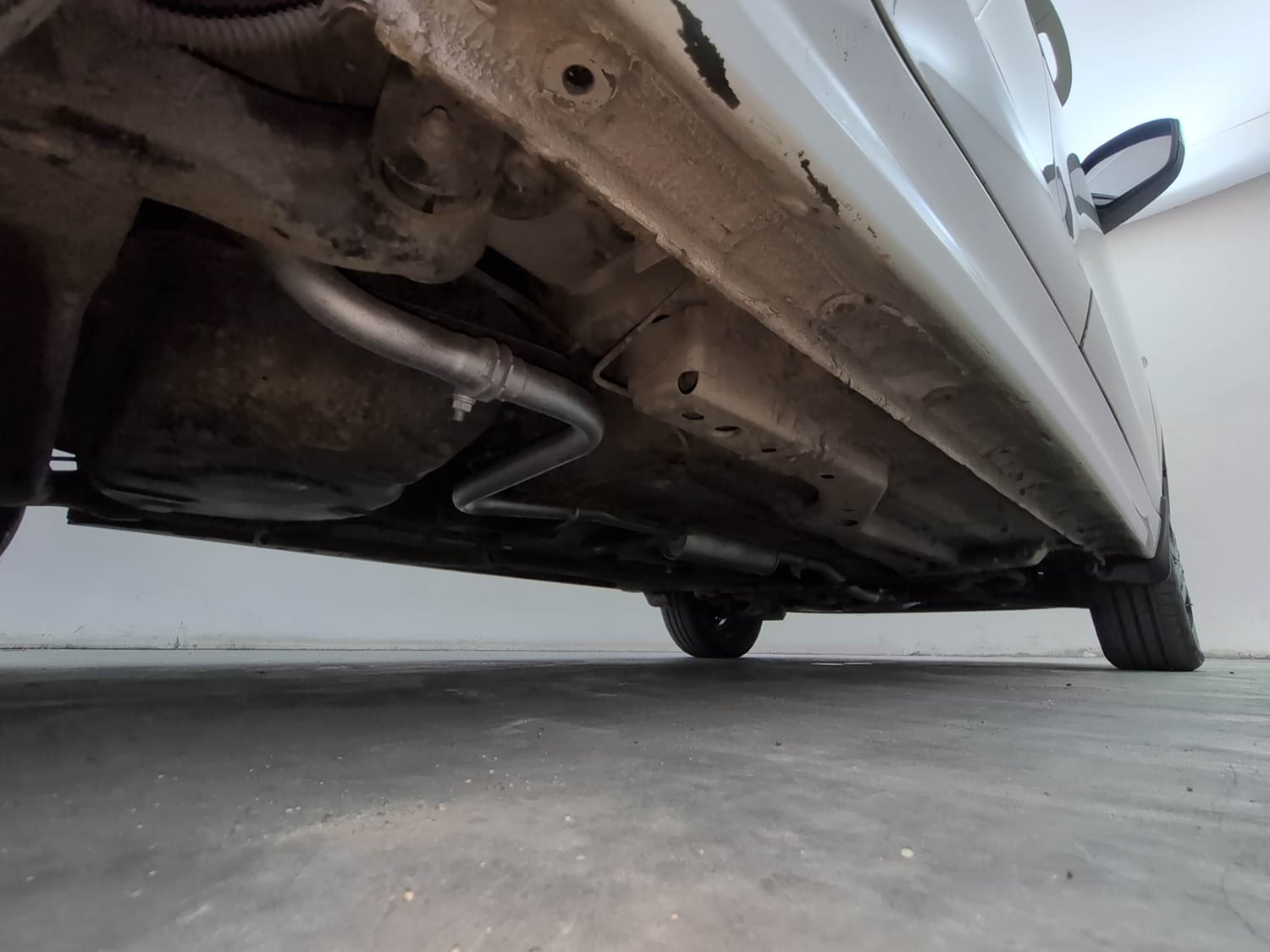 Used 2020 Tata Tiago Revotron XZA Petrol Automatic extra REAR RIGHT UNDERBODY VIEW