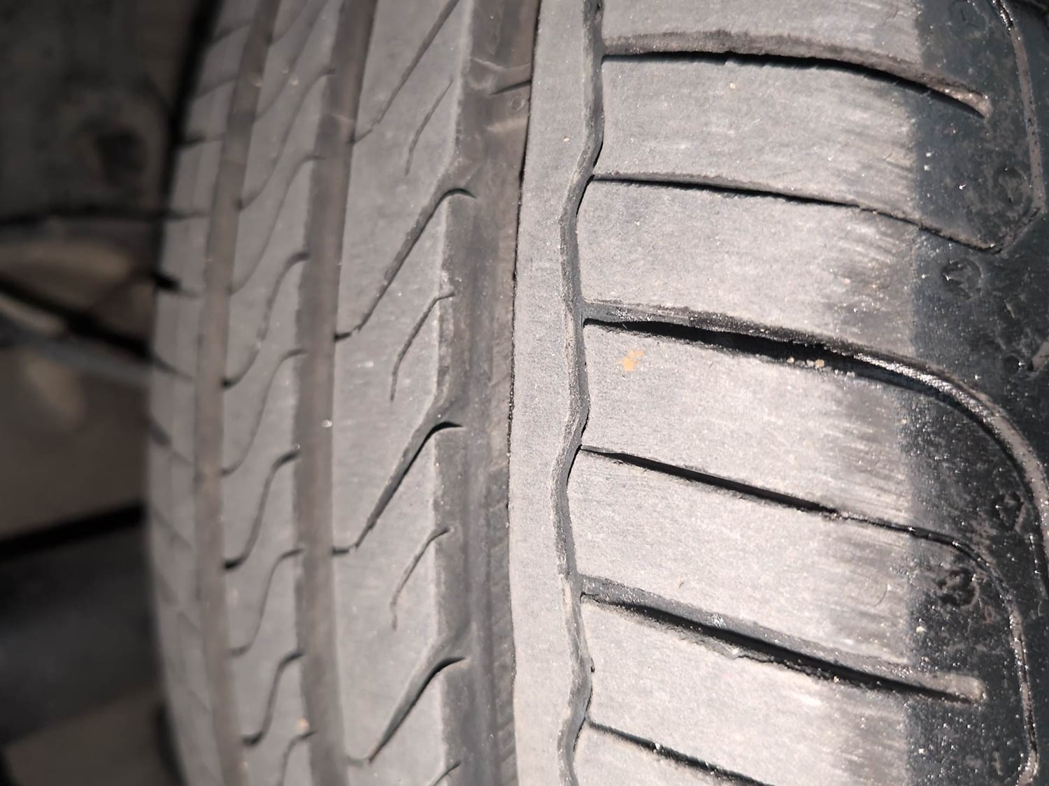 Used 2020 Tata Tiago Revotron XZA Petrol Automatic tyres RIGHT FRONT TYRE TREAD VIEW