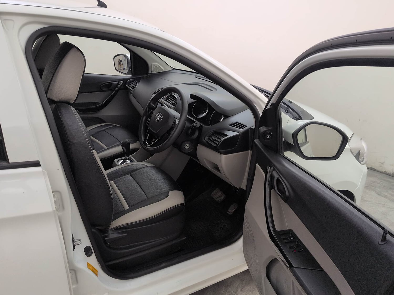 Used 2020 Tata Tiago Revotron XZA Petrol Automatic interior RIGHT SIDE FRONT DOOR CABIN VIEW