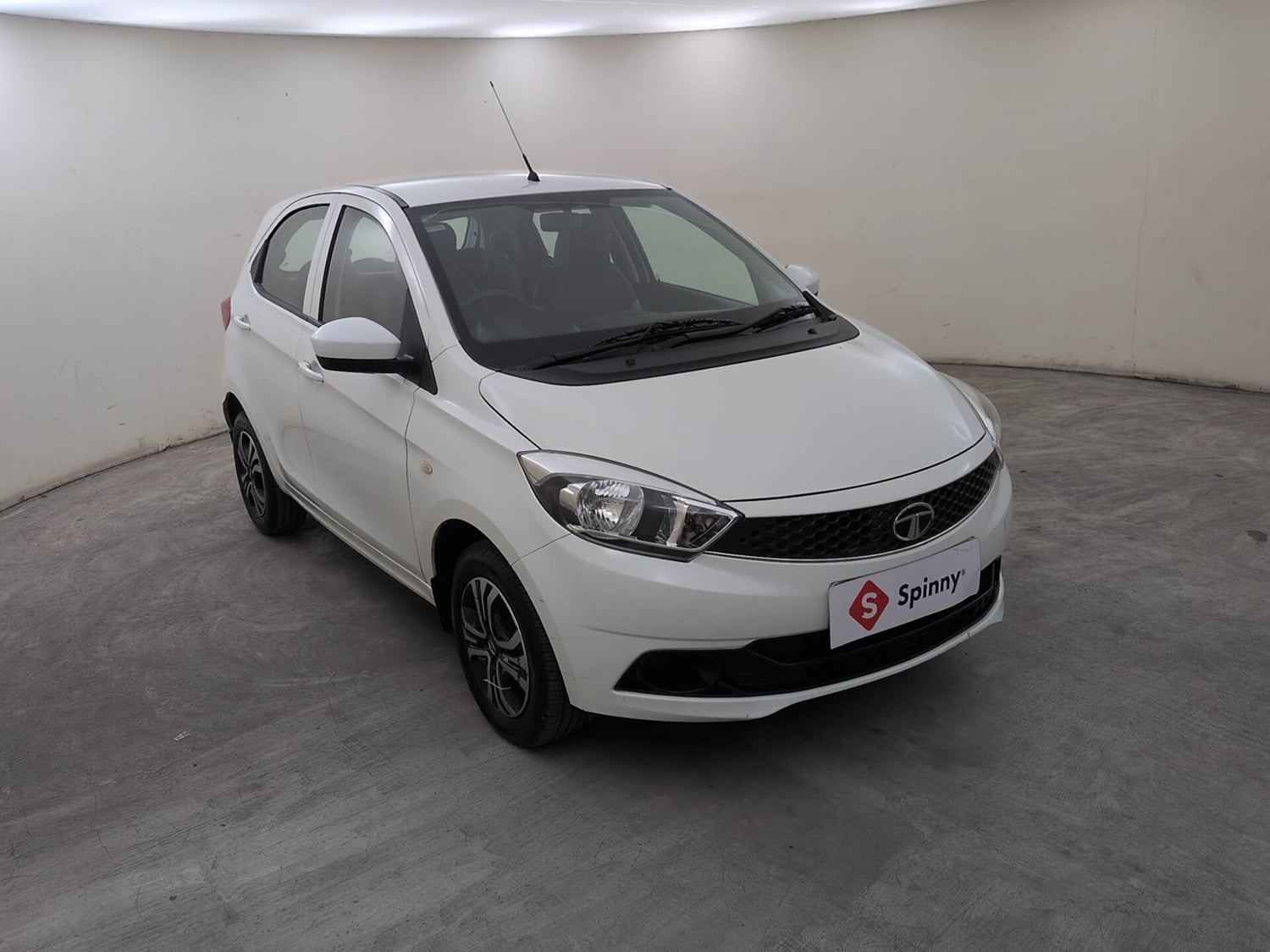Used 2020 Tata Tiago Revotron XZA Petrol Automatic exterior RIGHT FRONT CORNER VIEW