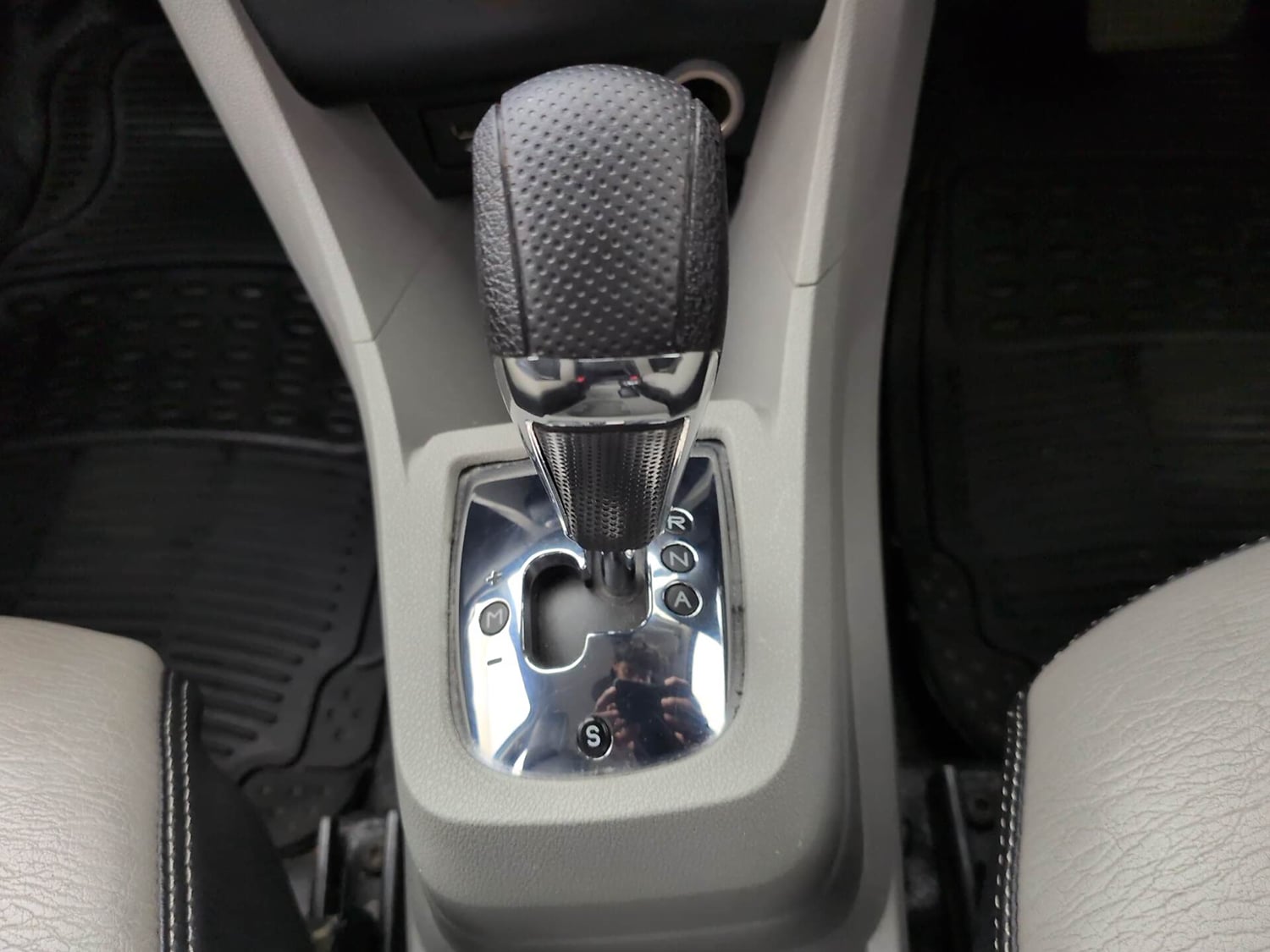 Used 2020 Tata Tiago Revotron XZA Petrol Automatic interior GEAR  KNOB VIEW