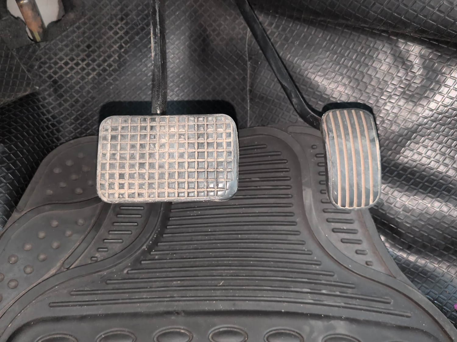 Used 2020 Tata Tiago Revotron XZA Petrol Automatic interior PEDALS VIEW