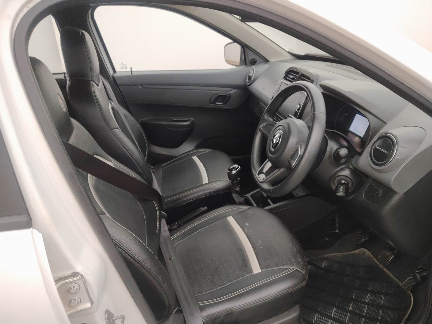 Used 2021 Renault Kwid RXT 1.0 Opt Petrol Manual interior RIGHT SIDE FRONT DOOR CABIN VIEW