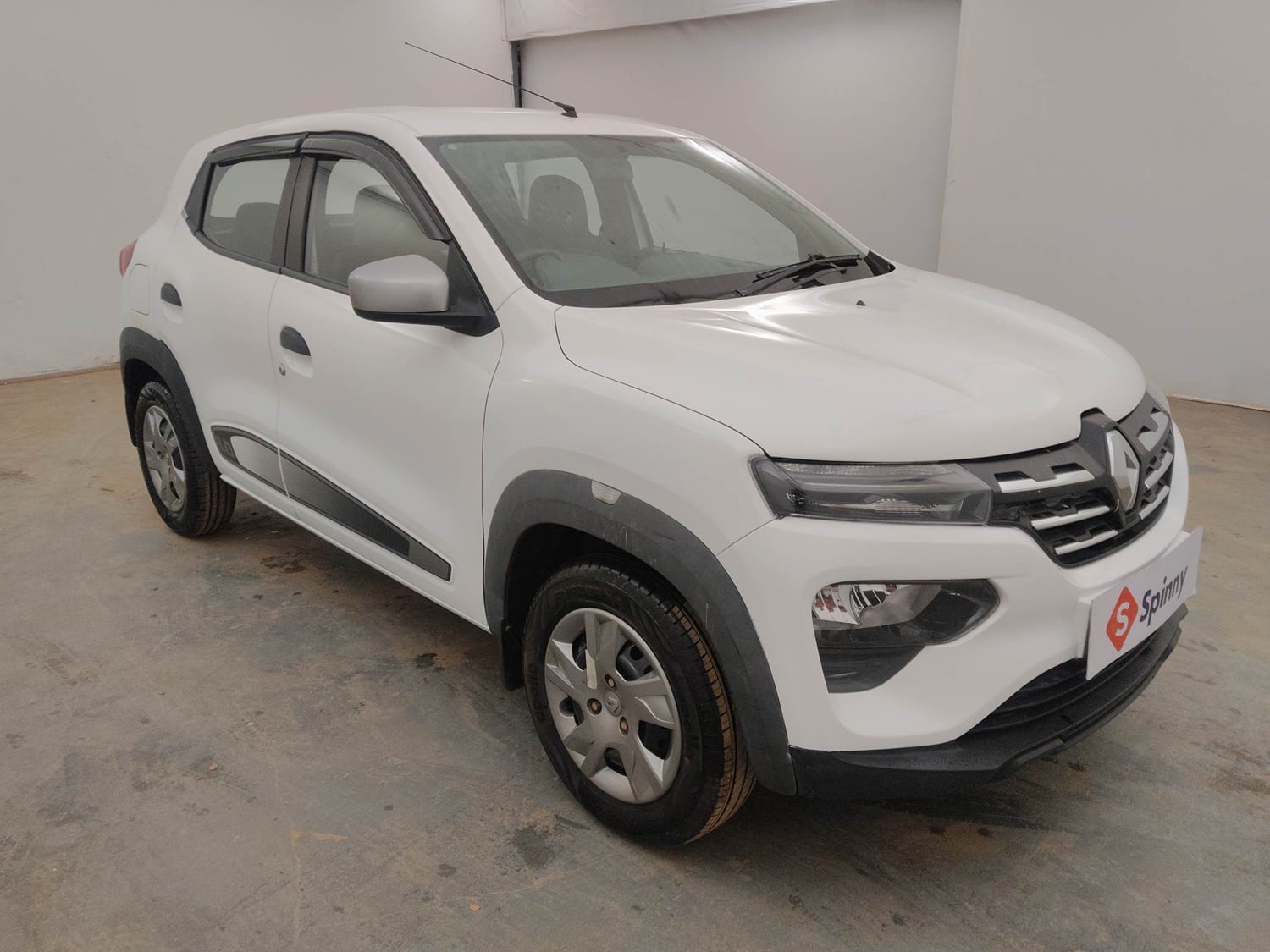 Used 2021 Renault Kwid RXT 1.0 Opt Petrol Manual exterior RIGHT FRONT CORNER VIEW