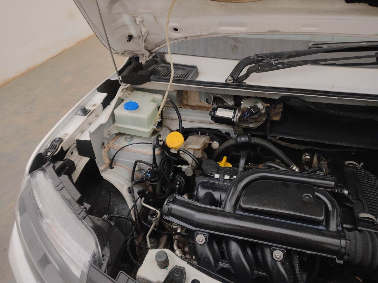 Used 2021 Renault Kwid RXT 1.0 Opt Petrol Manual engine ENGINE RIGHT SIDE VIEW