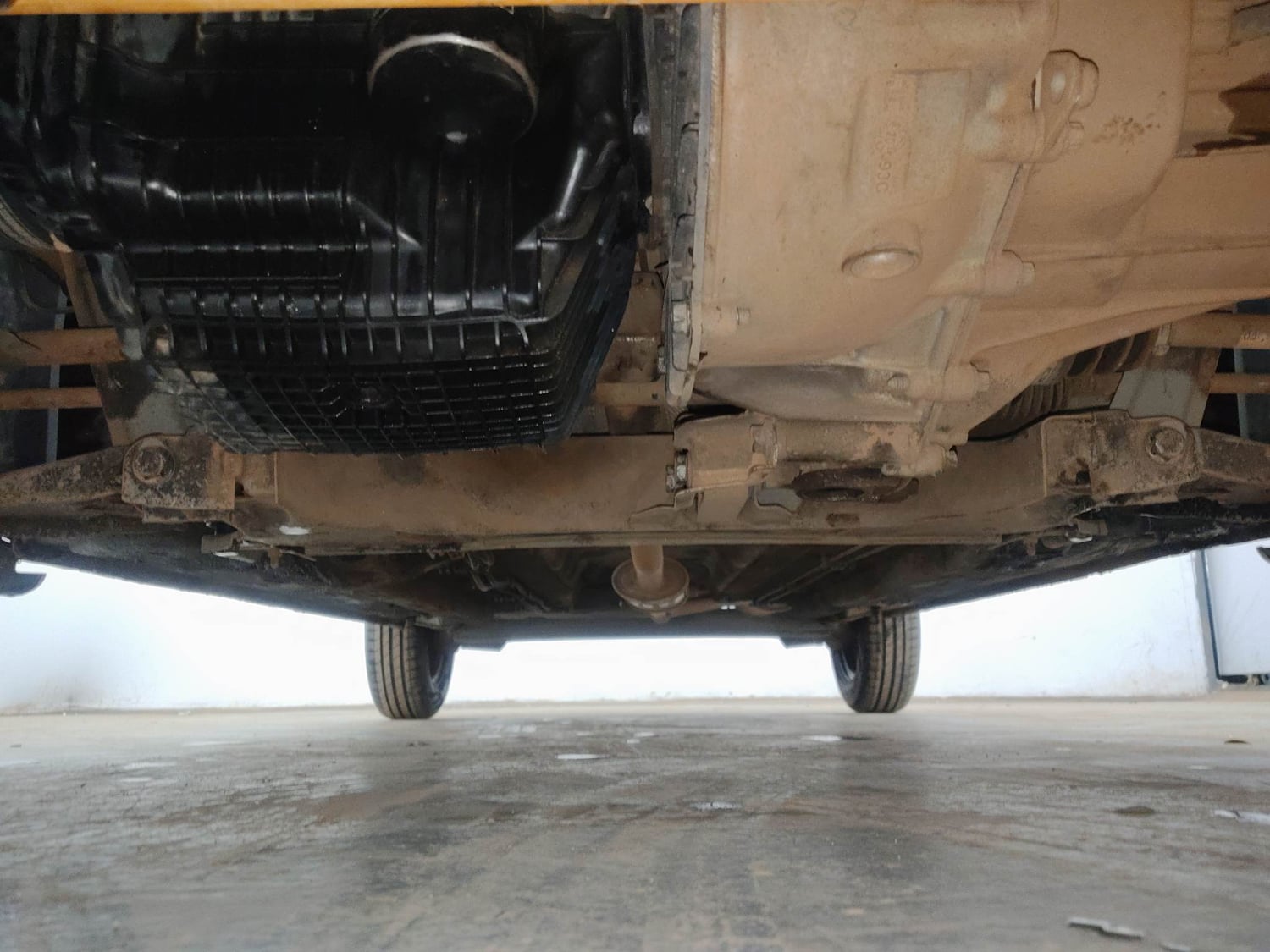 Used 2021 Renault Kwid RXT 1.0 Opt Petrol Manual extra FRONT LEFT UNDERBODY VIEW