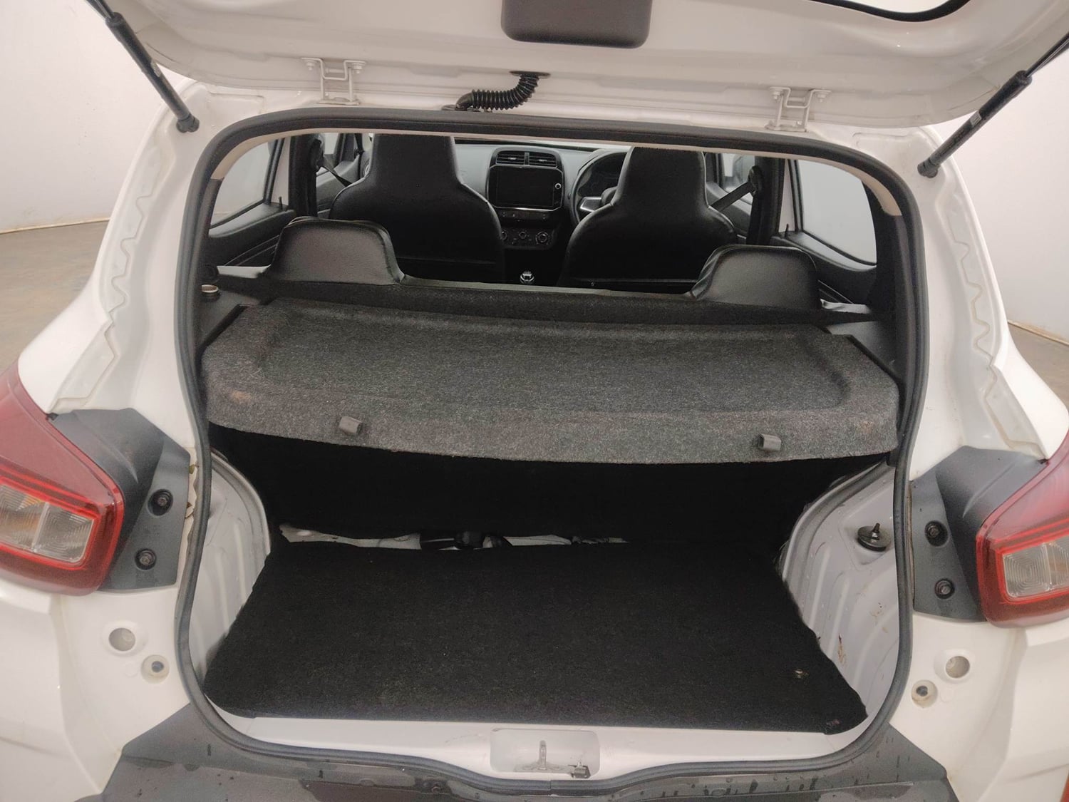 Used 2021 Renault Kwid RXT 1.0 Opt Petrol Manual interior DICKY INSIDE VIEW