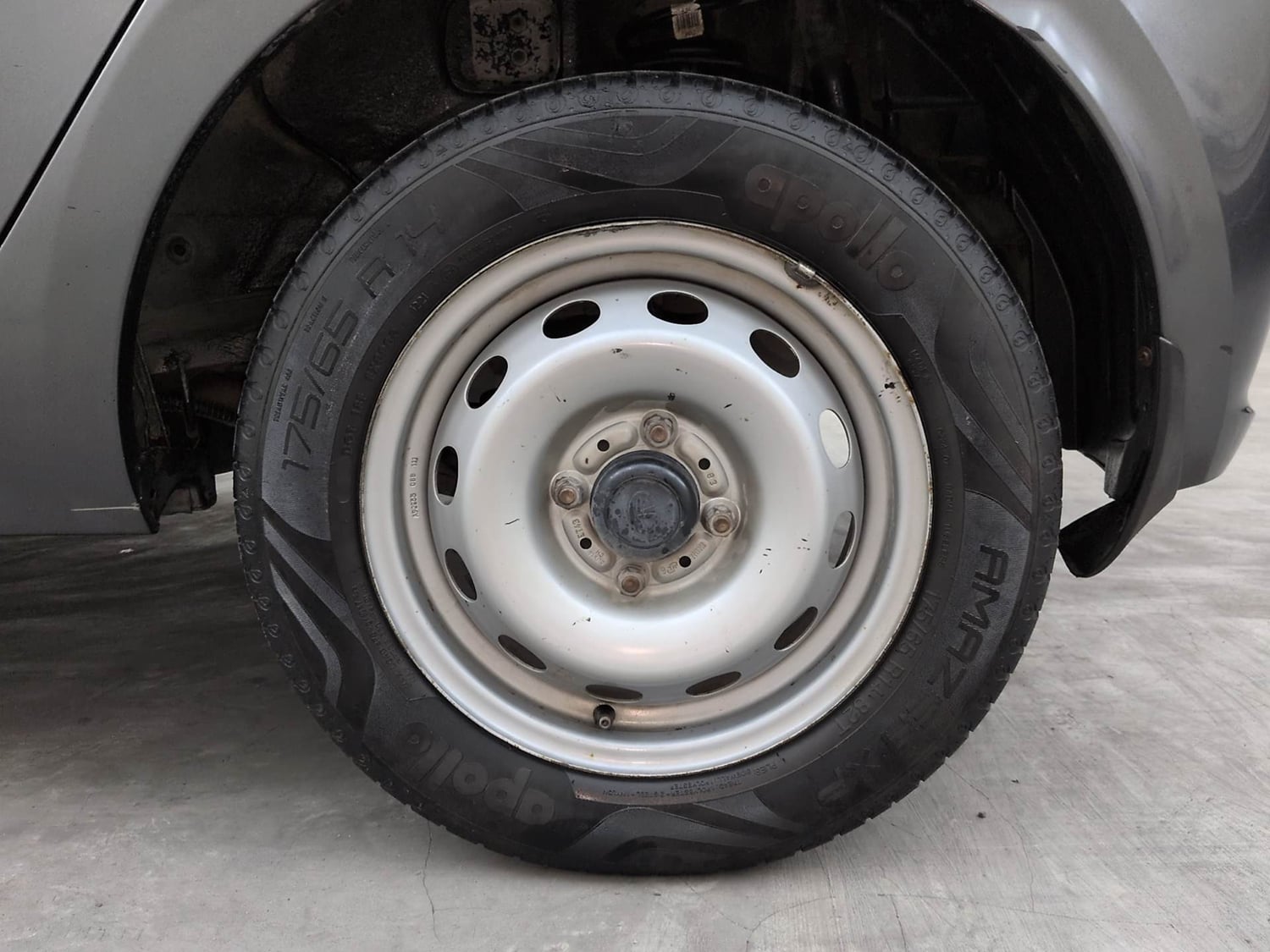 Used 2021 Tata Tiago XE Petrol Manual tyres LEFT REAR TYRE RIM VIEW