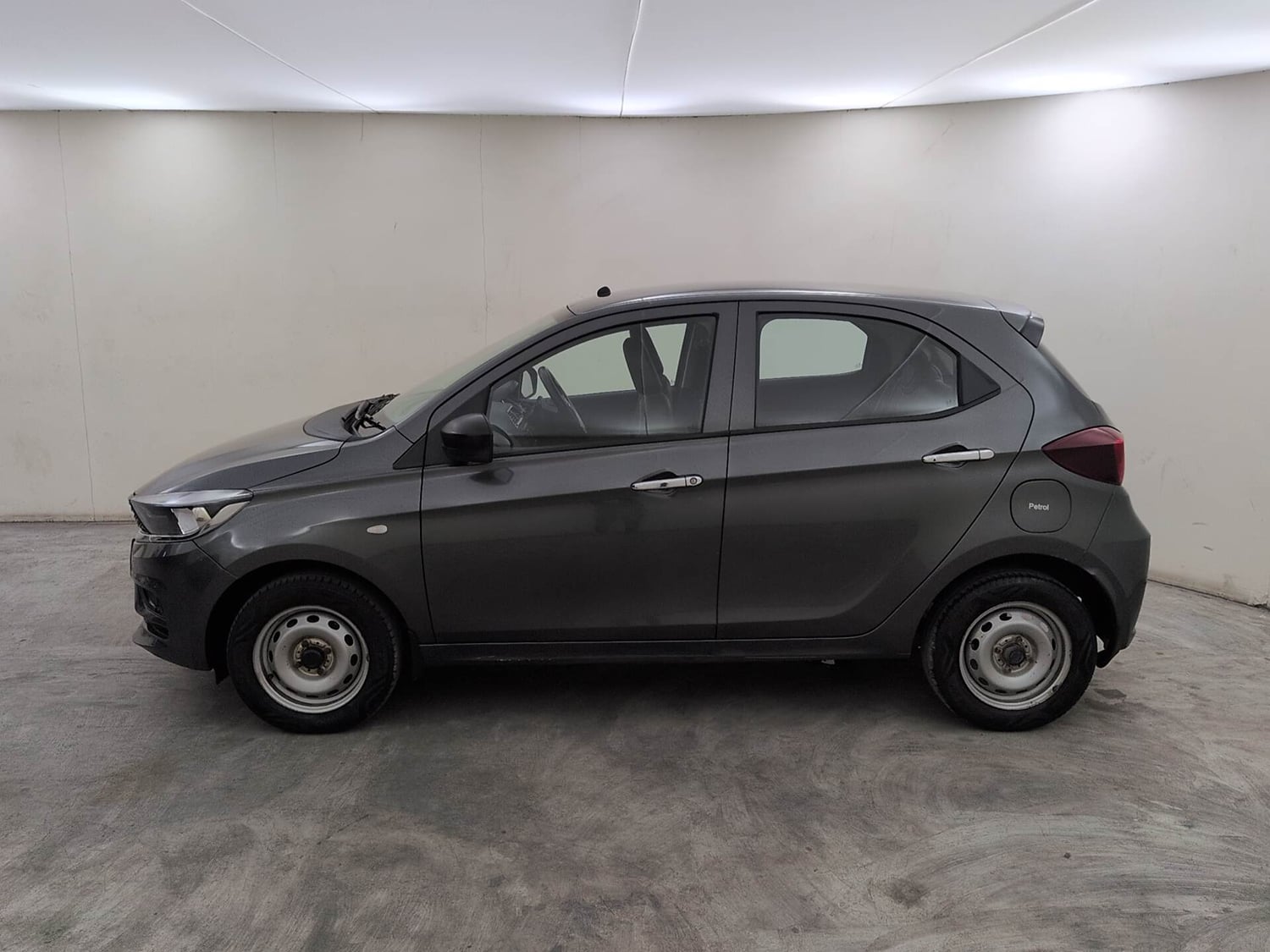 Used 2021 Tata Tiago XE Petrol Manual exterior LEFT SIDE VIEW