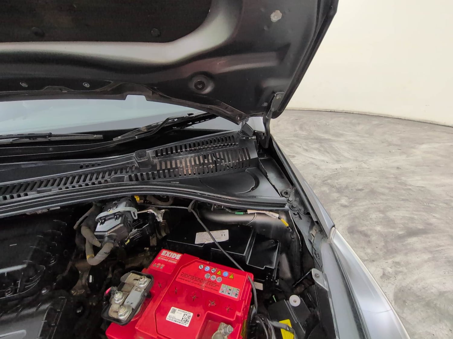 Used 2021 Tata Tiago XE Petrol Manual engine ENGINE LEFT SIDE HINGE & APRON VIEW