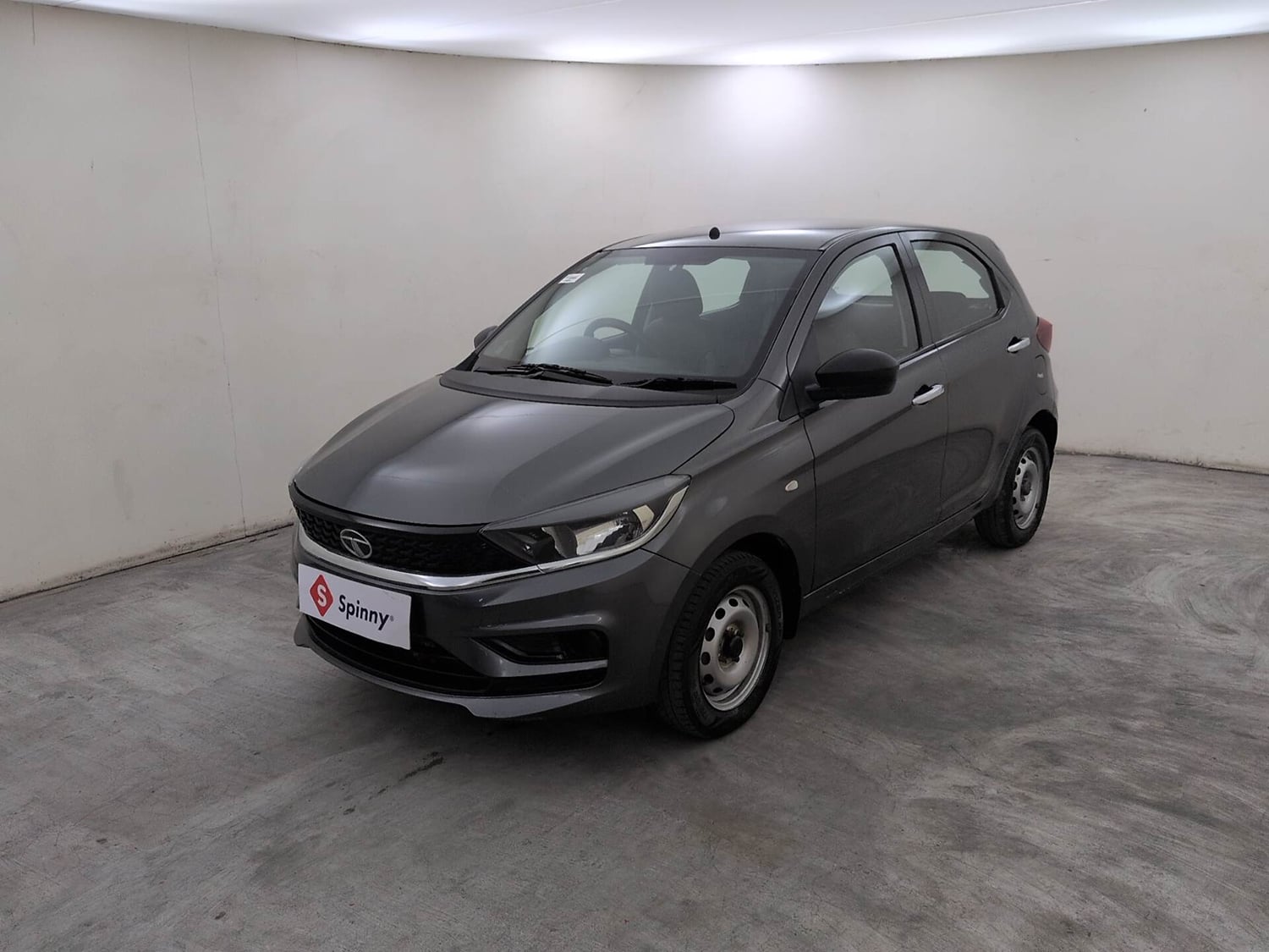 Used 2021 Tata Tiago XE Petrol Manual exterior LEFT FRONT CORNER VIEW