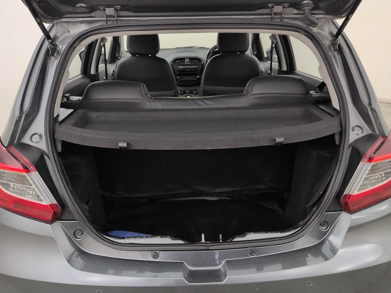Used 2021 Tata Tiago XE Petrol Manual interior DICKY INSIDE VIEW