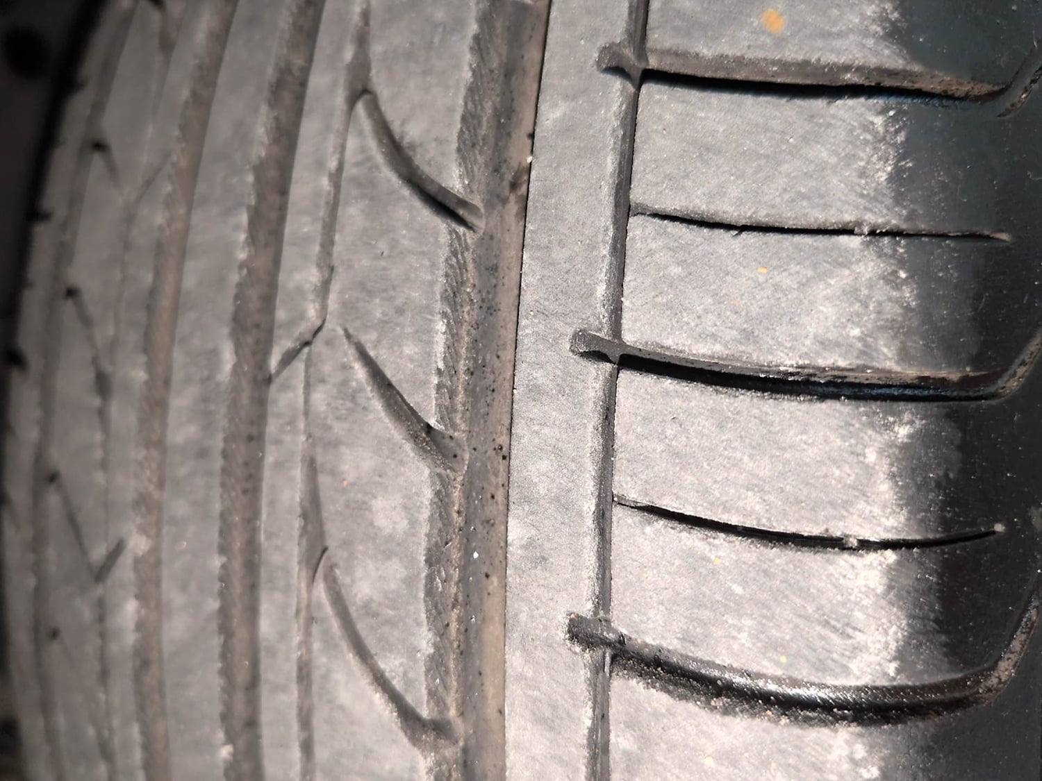 Used 2014 Ford EcoSport Titanium 1.5 TDCi Diesel Manual tyres RIGHT FRONT TYRE TREAD VIEW