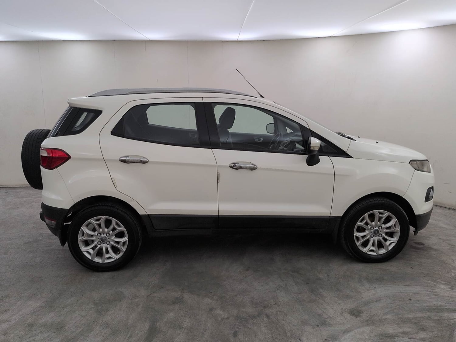Used 2014 Ford EcoSport Titanium 1.5 TDCi Diesel Manual exterior RIGHT SIDE VIEW