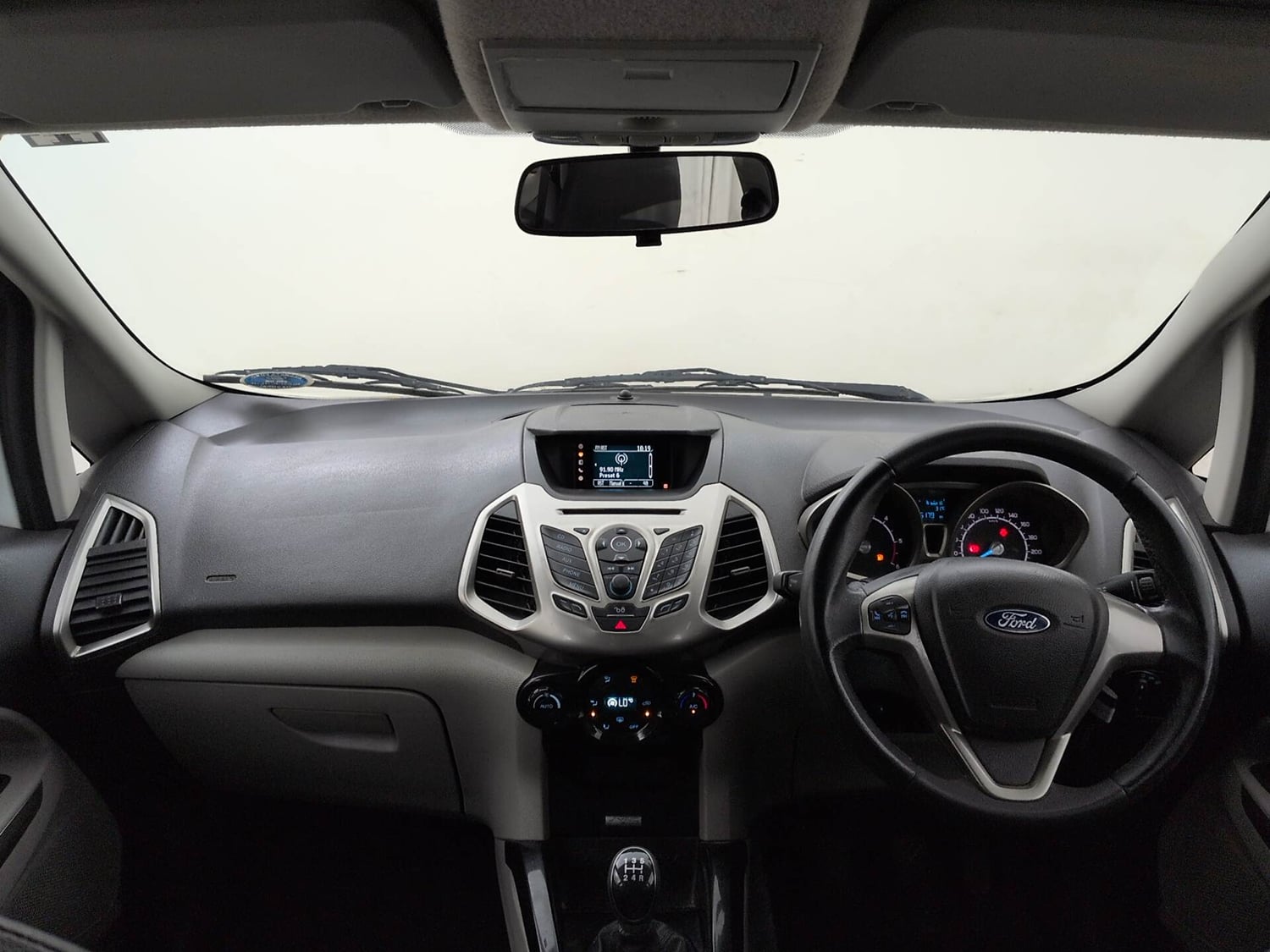 Used 2014 Ford EcoSport Titanium 1.5 TDCi Diesel Manual interior DASHBOARD VIEW