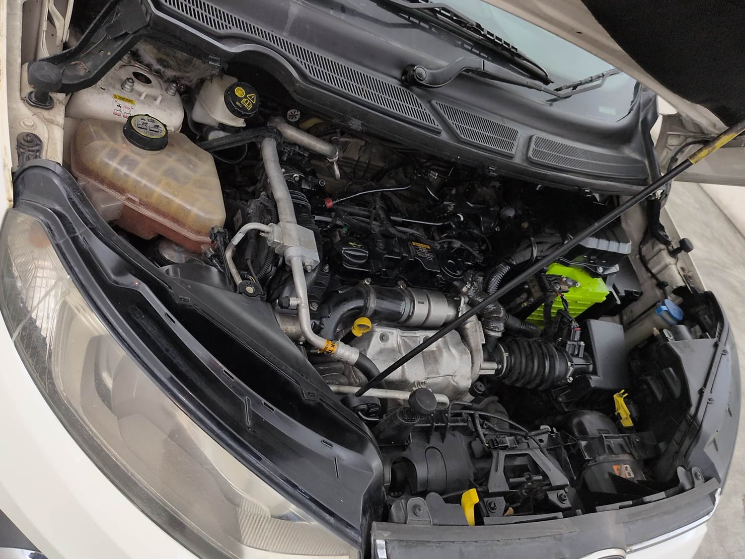 Used 2014 Ford EcoSport Titanium 1.5 TDCi Diesel Manual engine ENGINE RIGHT SIDE VIEW