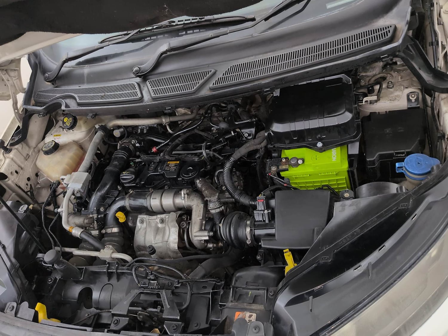 Used 2014 Ford EcoSport Titanium 1.5 TDCi Diesel Manual engine ENGINE LEFT SIDE VIEW